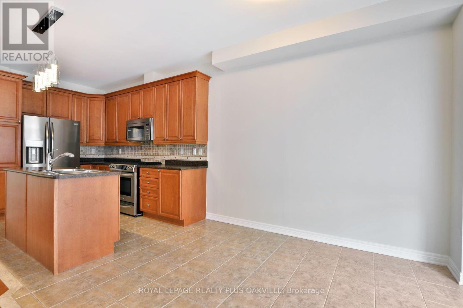 1267 Jezero Crescent, Oakville, Ontario  L6H 0B5 - Photo 12 - W13808906