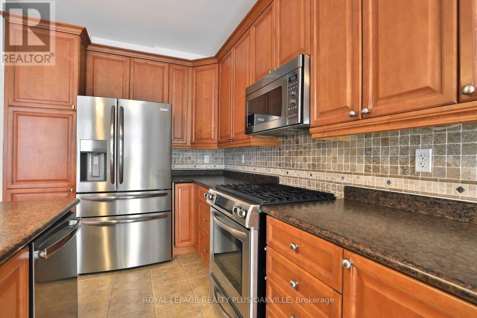 1267 Jezero Crescent, Oakville, Ontario  L6H 0B5 - Photo 14 - W13808906