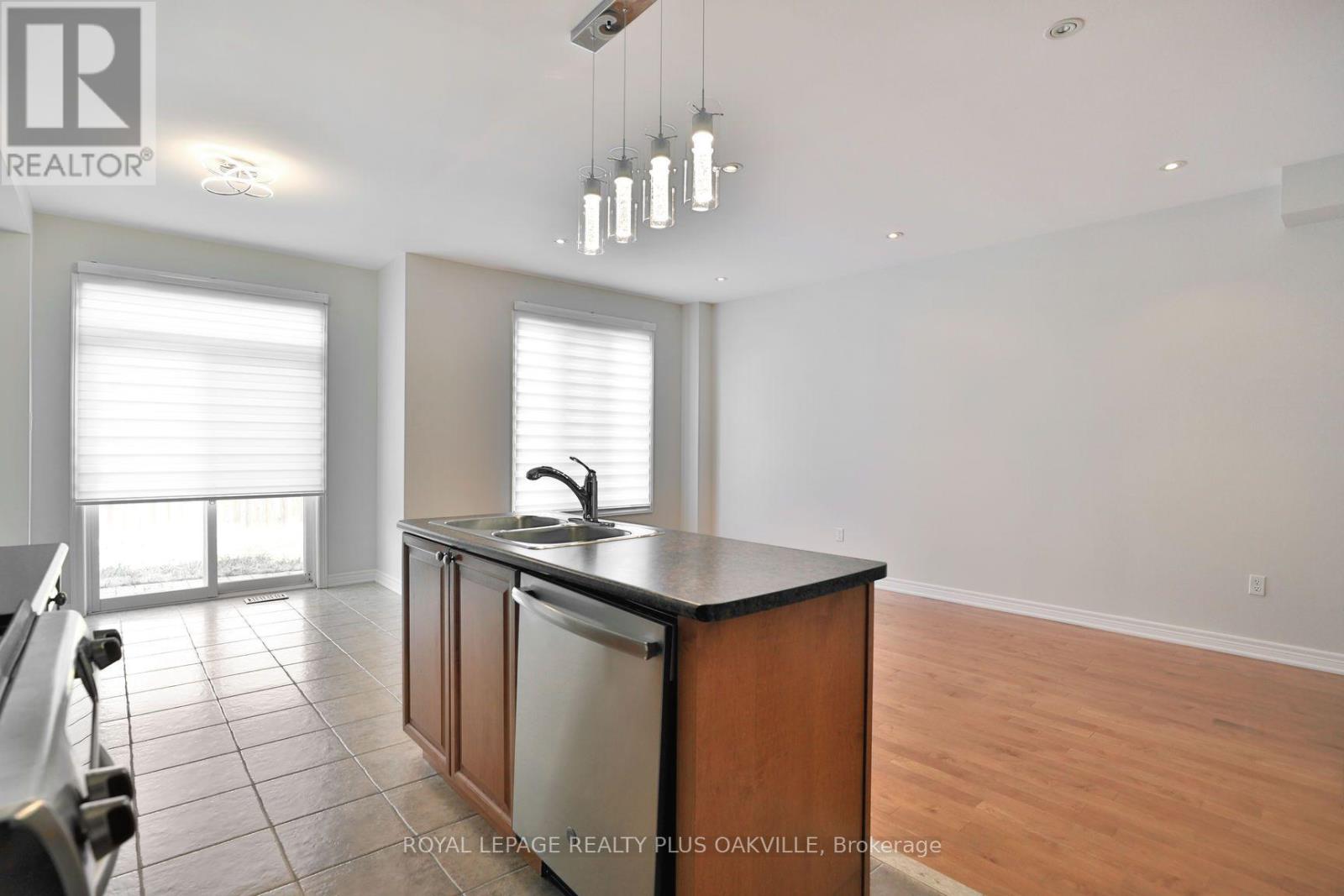 1267 Jezero Crescent, Oakville, Ontario  L6H 0B5 - Photo 15 - W13808906