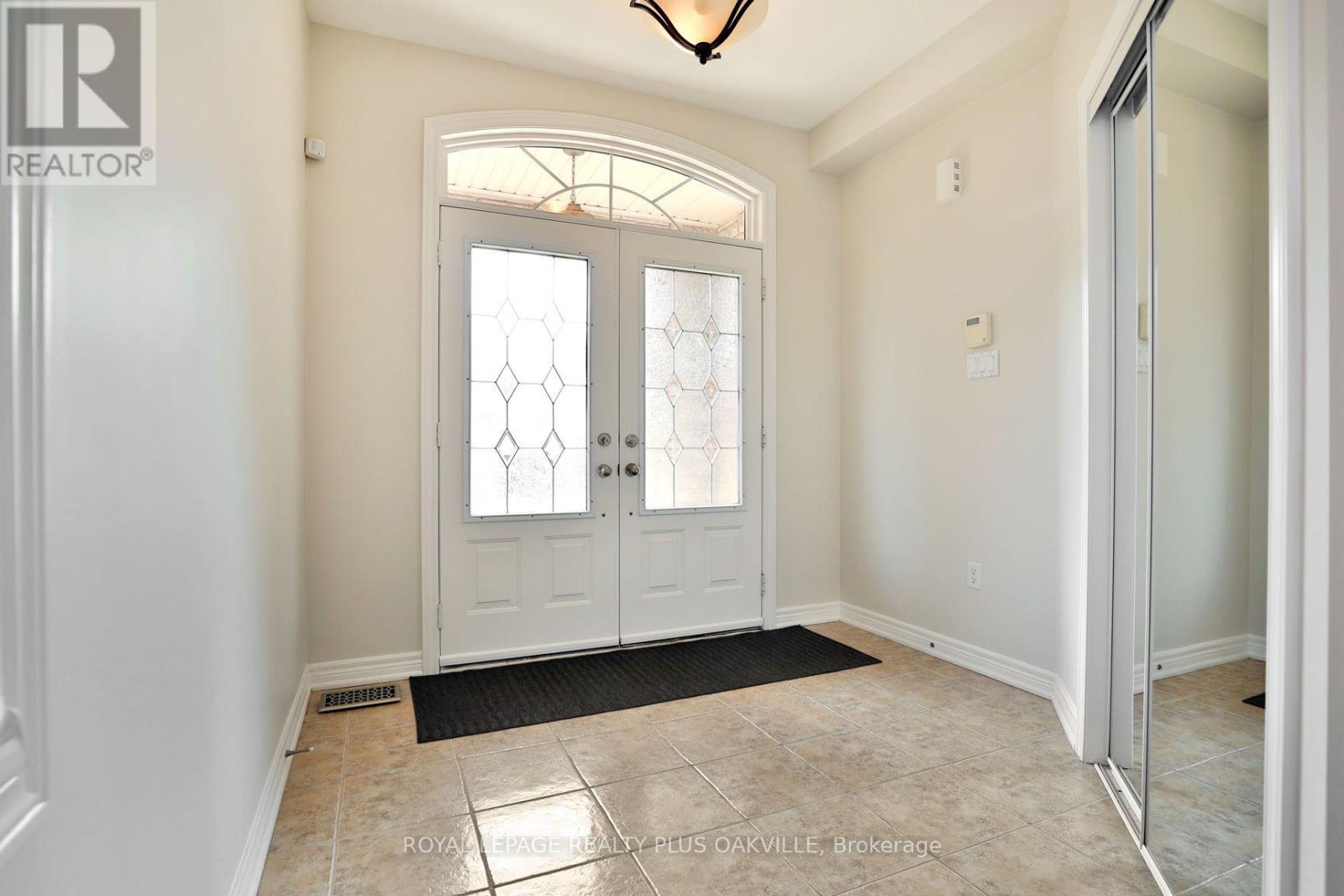1267 Jezero Crescent, Oakville, Ontario  L6H 0B5 - Photo 3 - W13808906