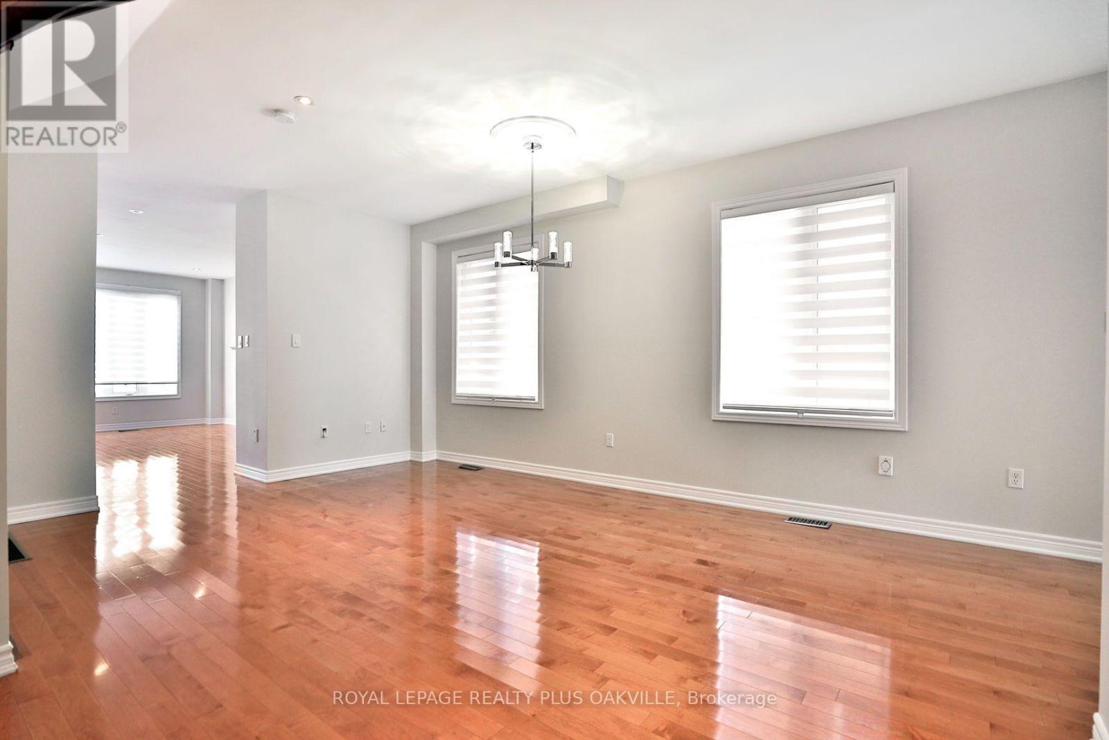 1267 Jezero Crescent, Oakville, Ontario  L6H 0B5 - Photo 6 - W13808906