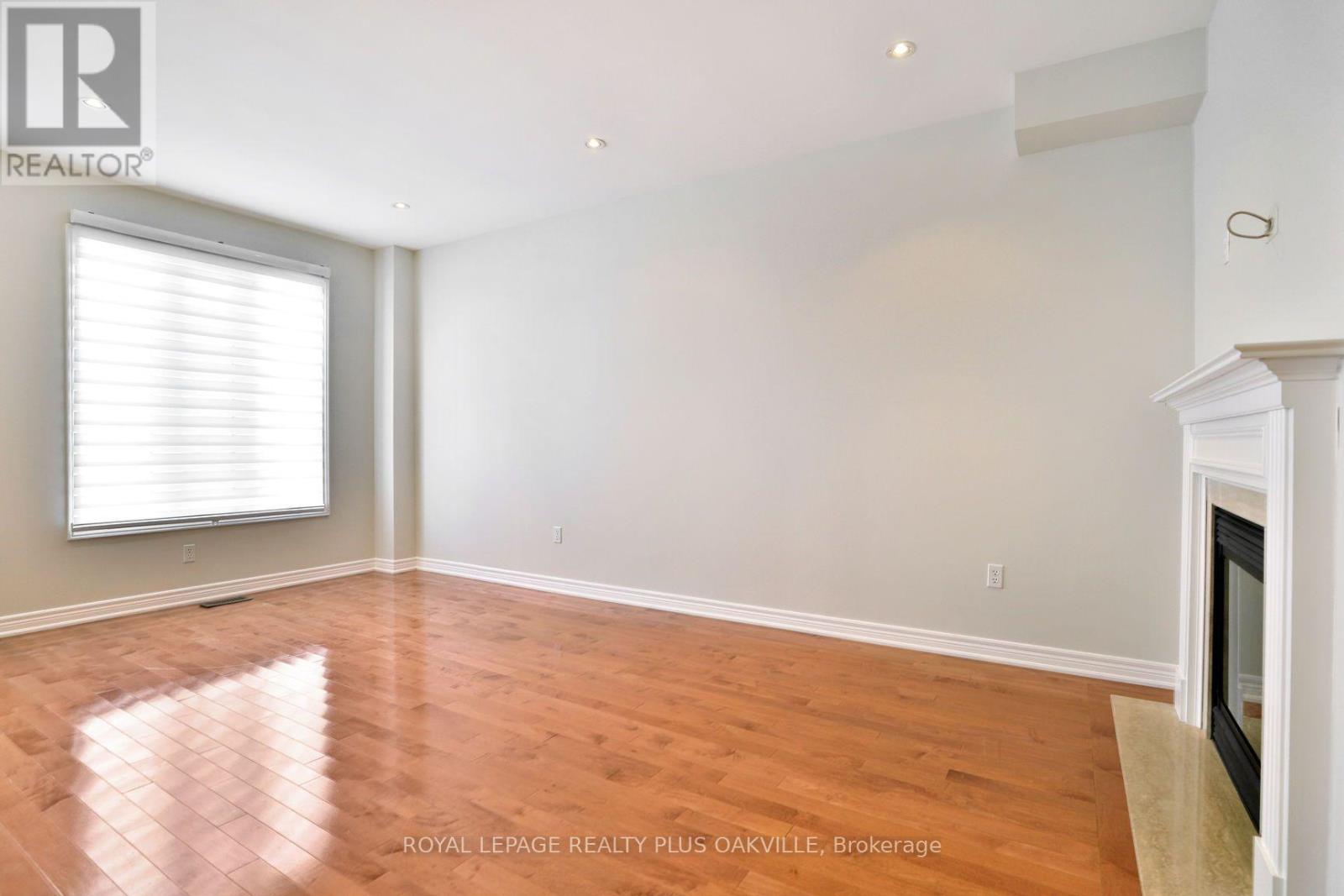 1267 Jezero Crescent, Oakville, Ontario  L6H 0B5 - Photo 7 - W13808906