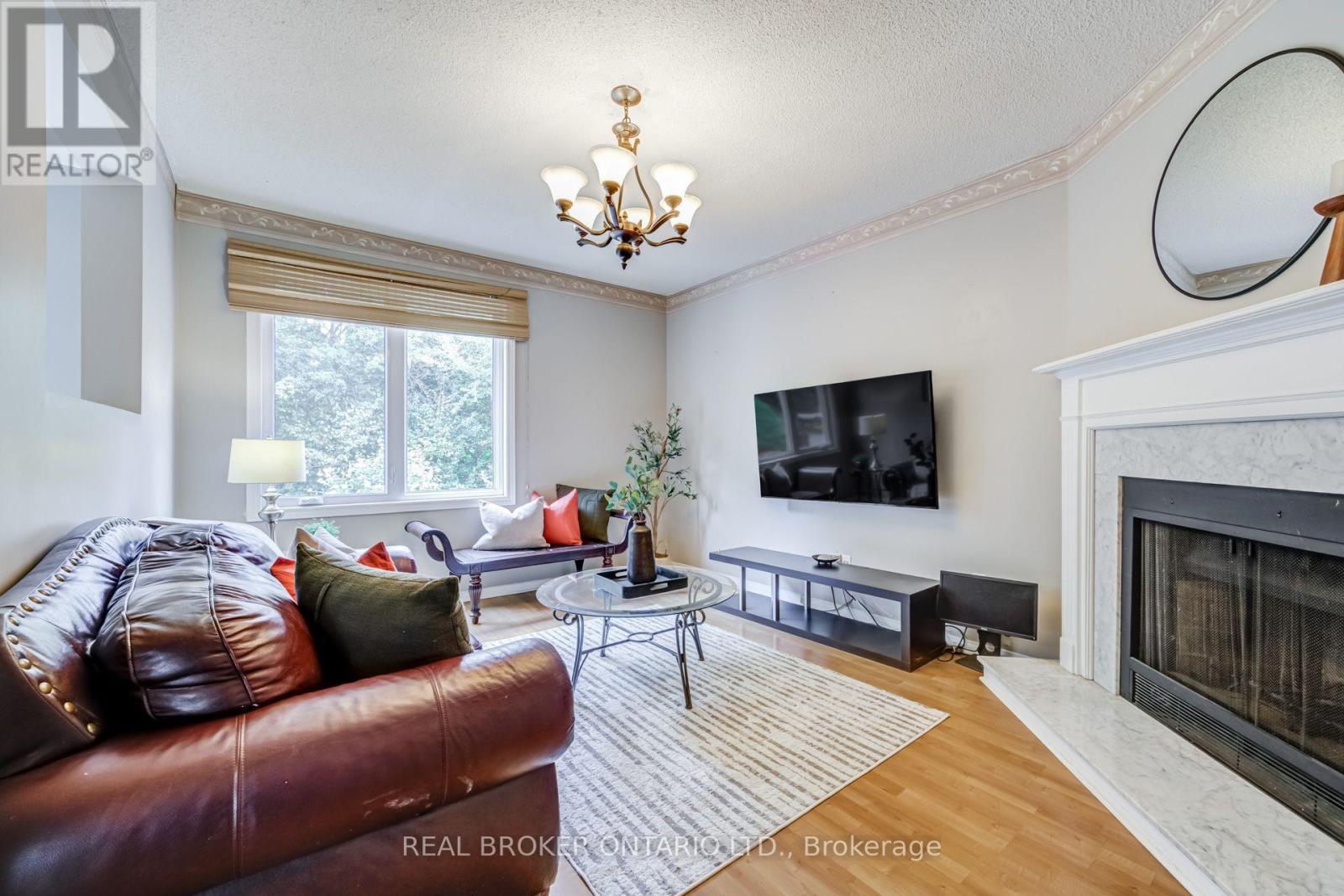 60 Ravenswood Drive, Brampton, Ontario  L6Y 3Z4 - Photo 16 - W13808936