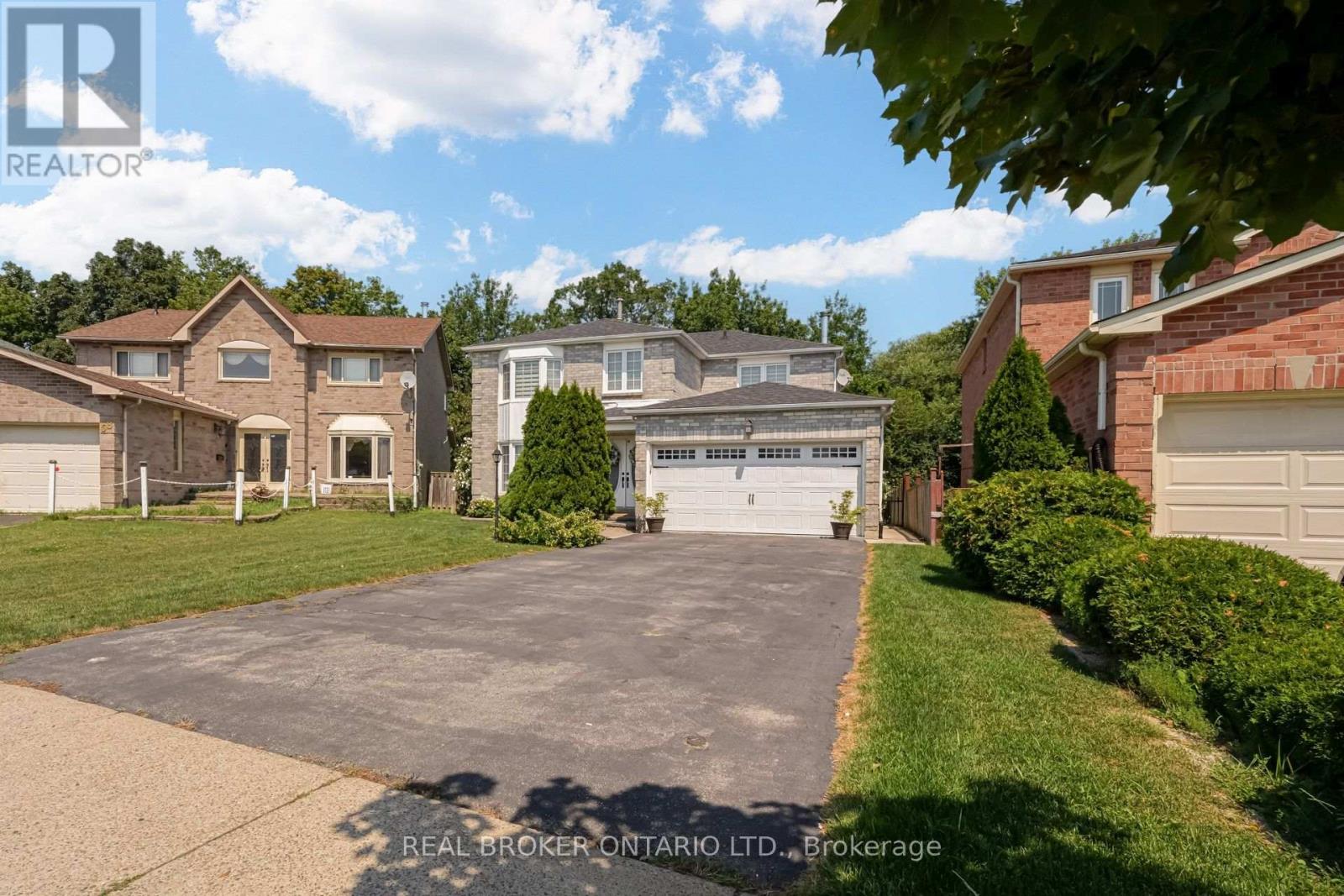 60 Ravenswood Drive, Brampton, Ontario  L6Y 3Z4 - Photo 2 - W13808936