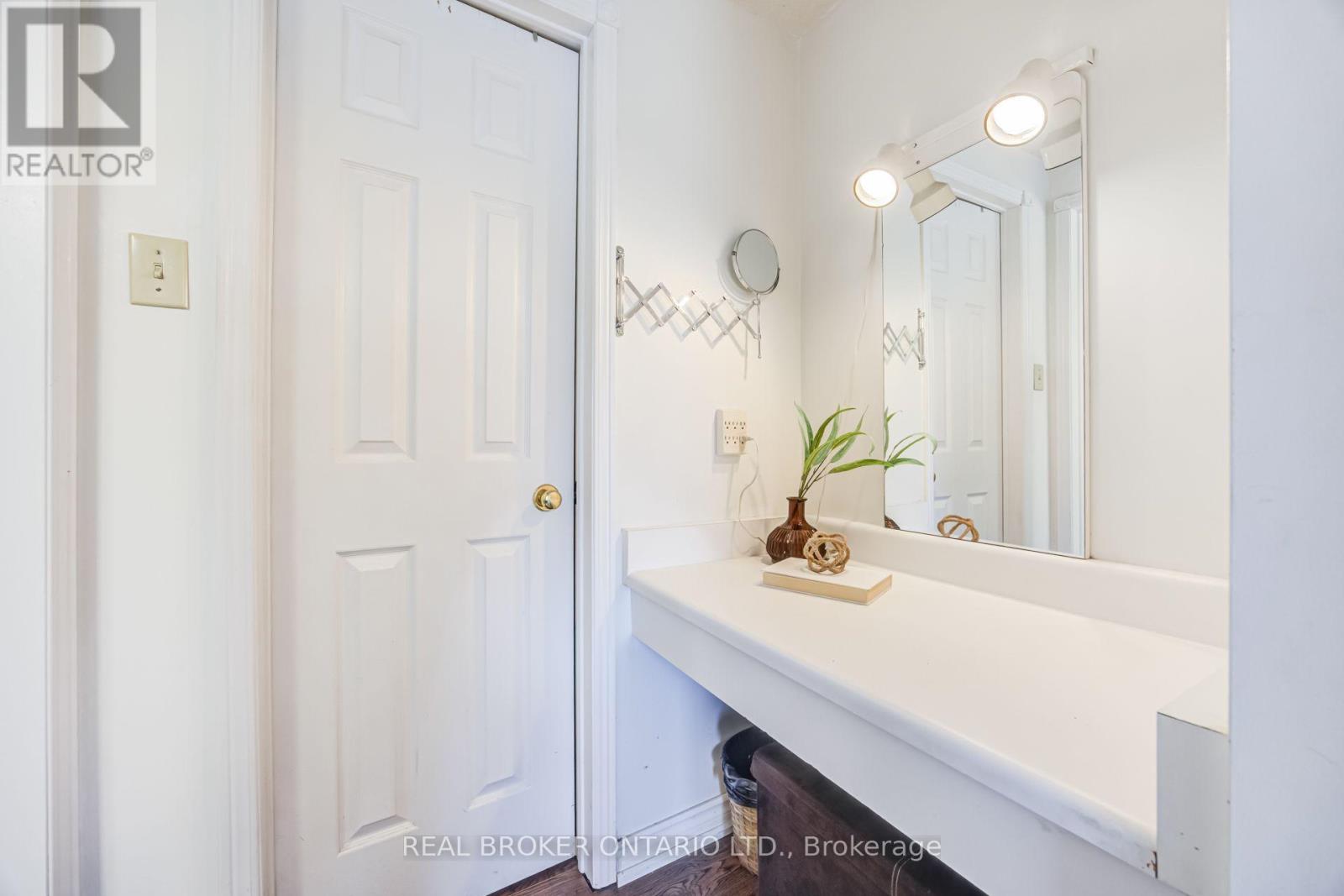 60 Ravenswood Drive, Brampton, Ontario  L6Y 3Z4 - Photo 22 - W13808936