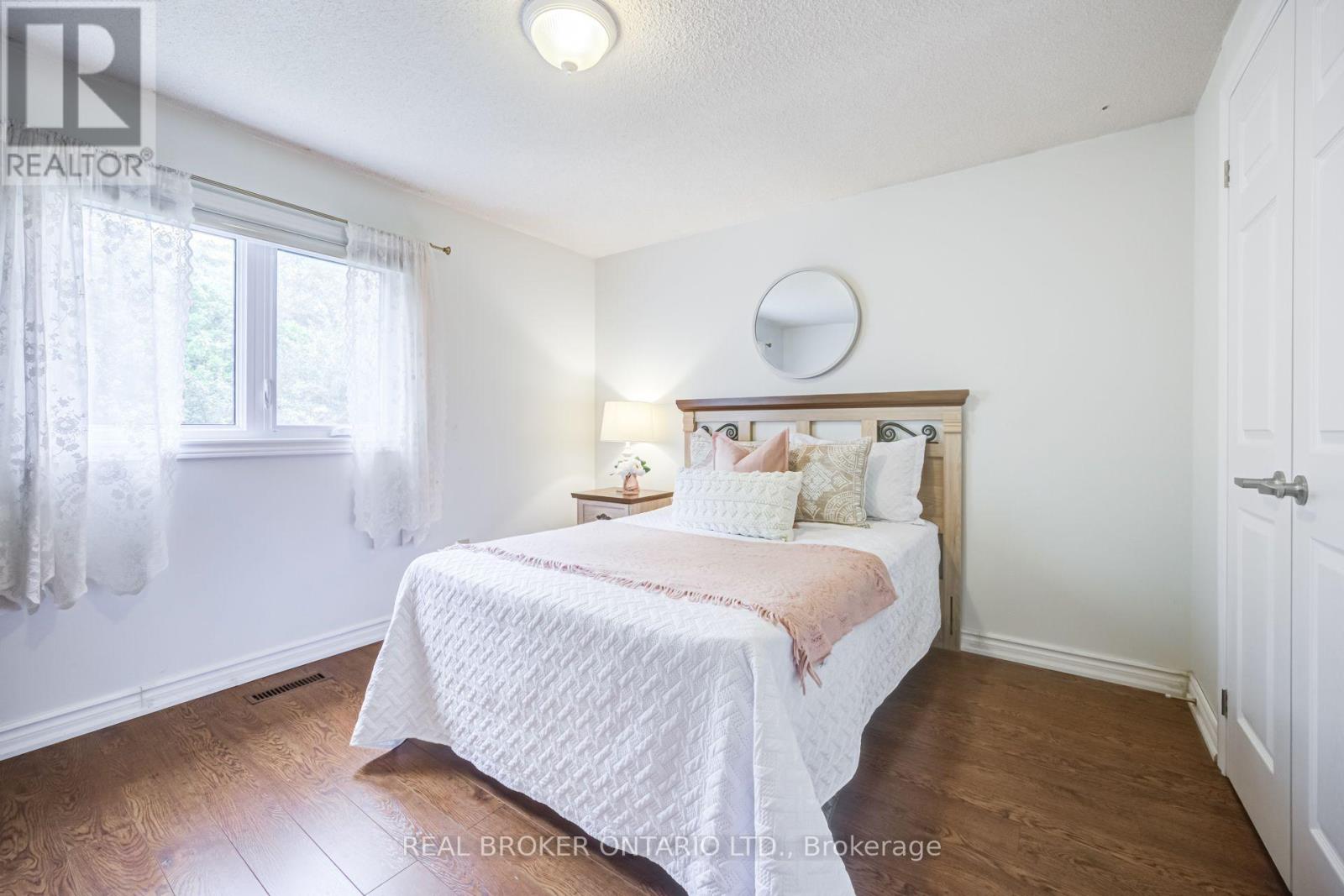 60 Ravenswood Drive, Brampton, Ontario  L6Y 3Z4 - Photo 24 - W13808936