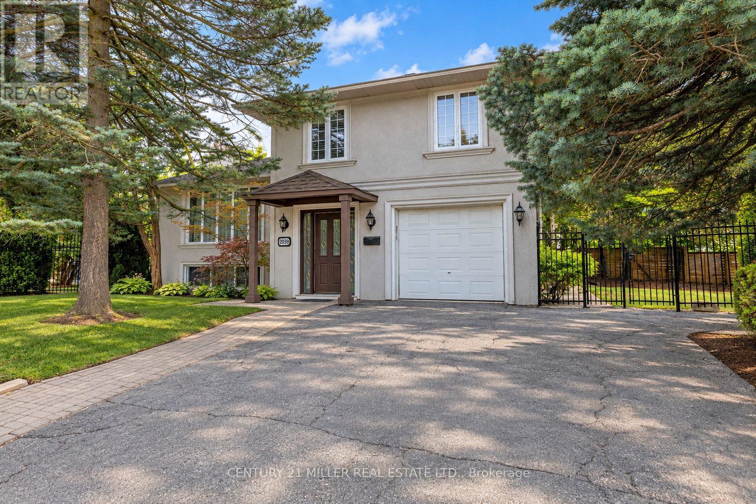 2039 WAKELY STREET, Oakville, Ontario