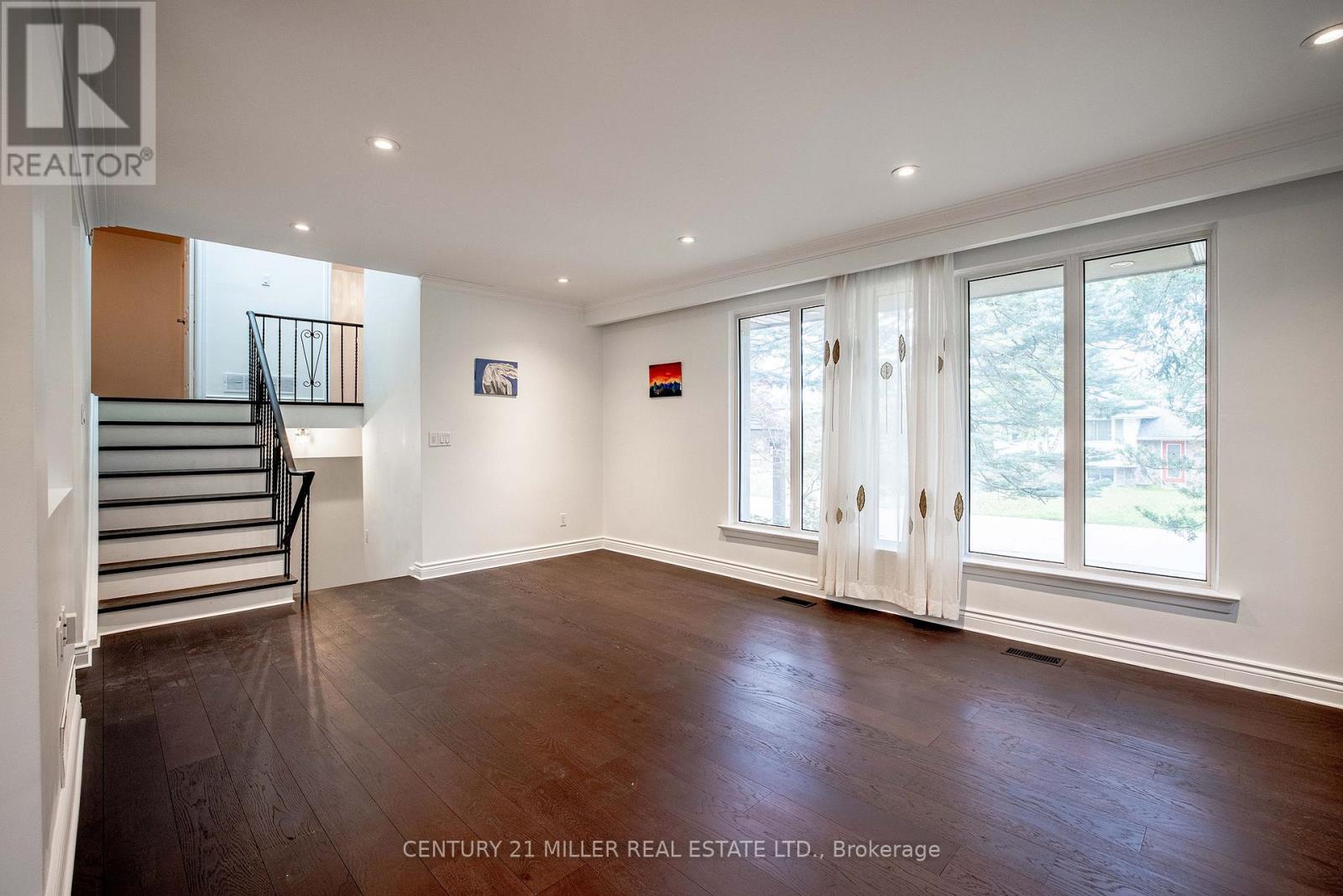 2039 Wakely Street, Oakville, Ontario  L6L 2K3 - Photo 4 - W13808938