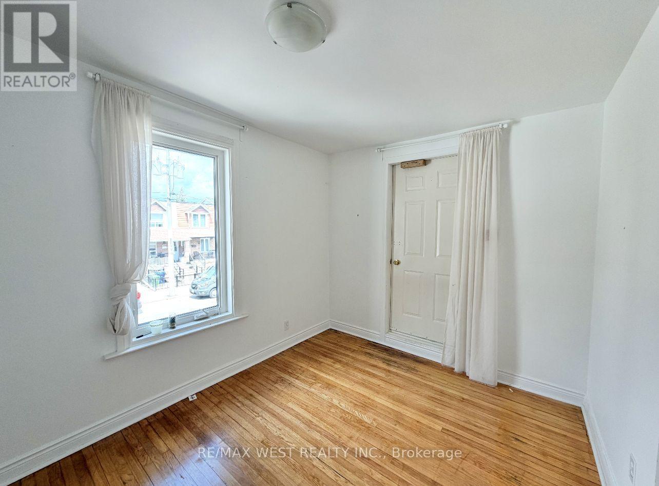 173 Lappin Avenue E, Toronto, Ontario  M6H 7Y7 - Photo 3 - W13808950