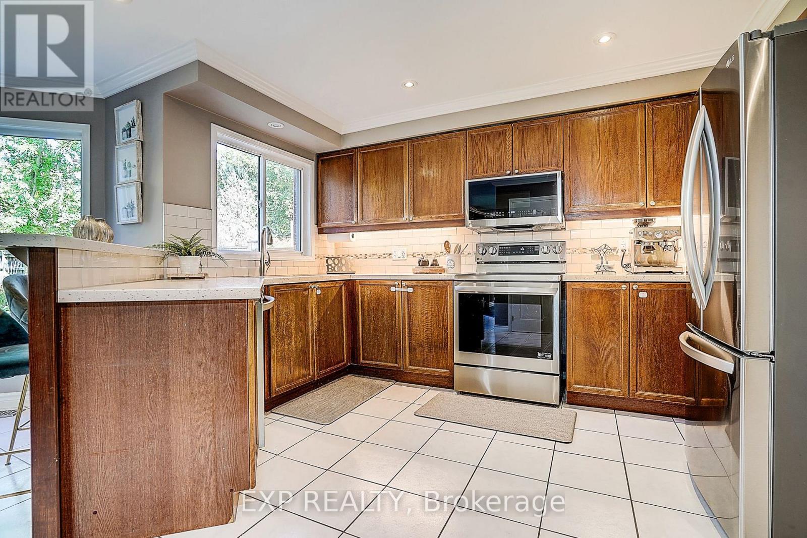 499 Silken Laumann Drive, Newmarket, Ontario  L3X 2H9 - Photo 12 - N13808012