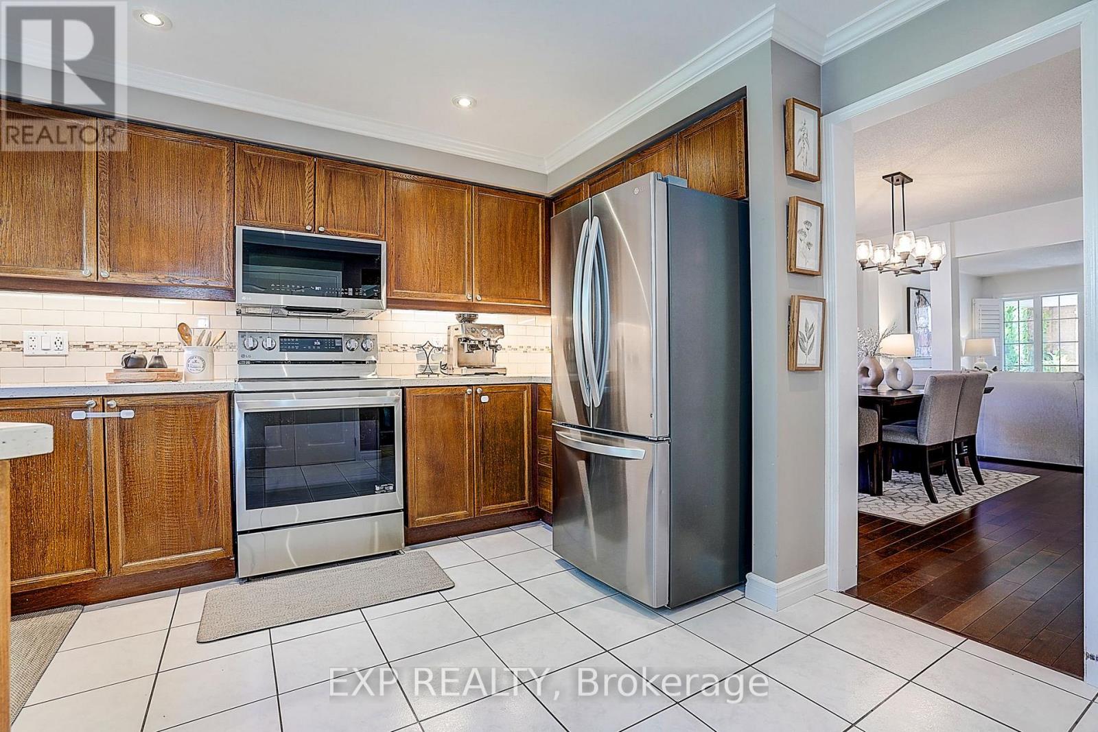 499 Silken Laumann Drive, Newmarket, Ontario  L3X 2H9 - Photo 13 - N13808012
