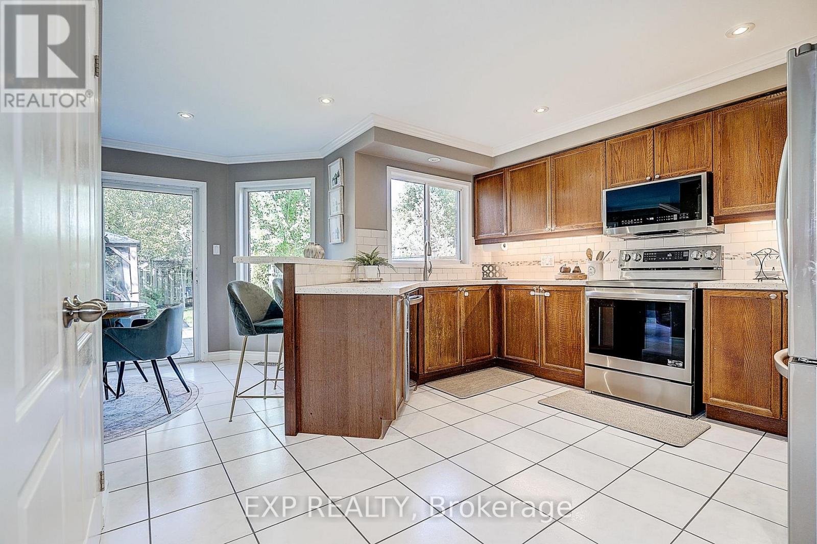 499 Silken Laumann Drive, Newmarket, Ontario  L3X 2H9 - Photo 14 - N13808012