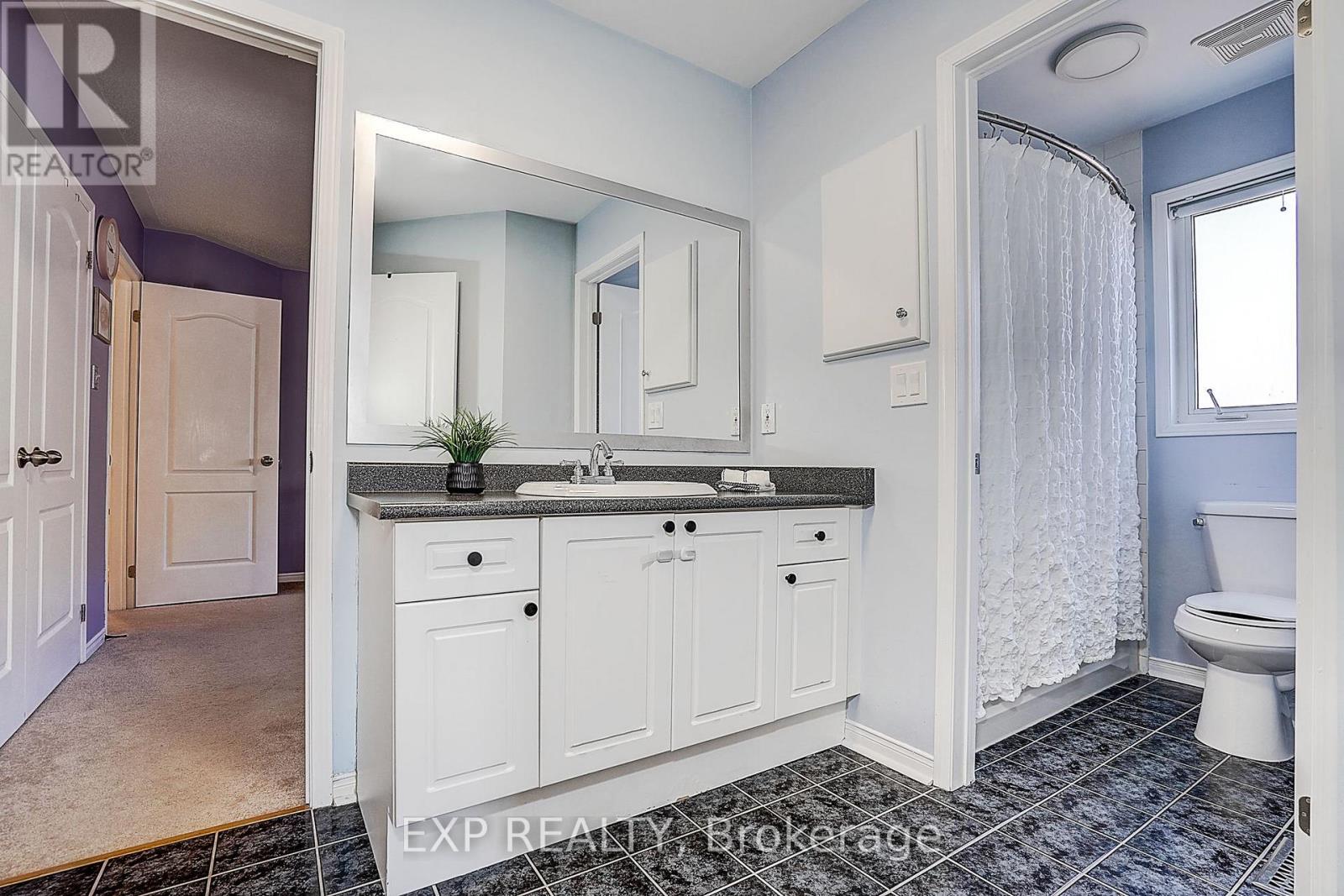 499 Silken Laumann Drive, Newmarket, Ontario  L3X 2H9 - Photo 24 - N13808012