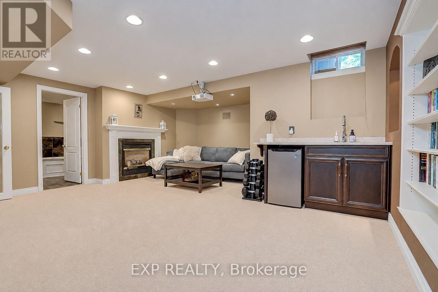 499 Silken Laumann Drive, Newmarket, Ontario  L3X 2H9 - Photo 28 - N13808012