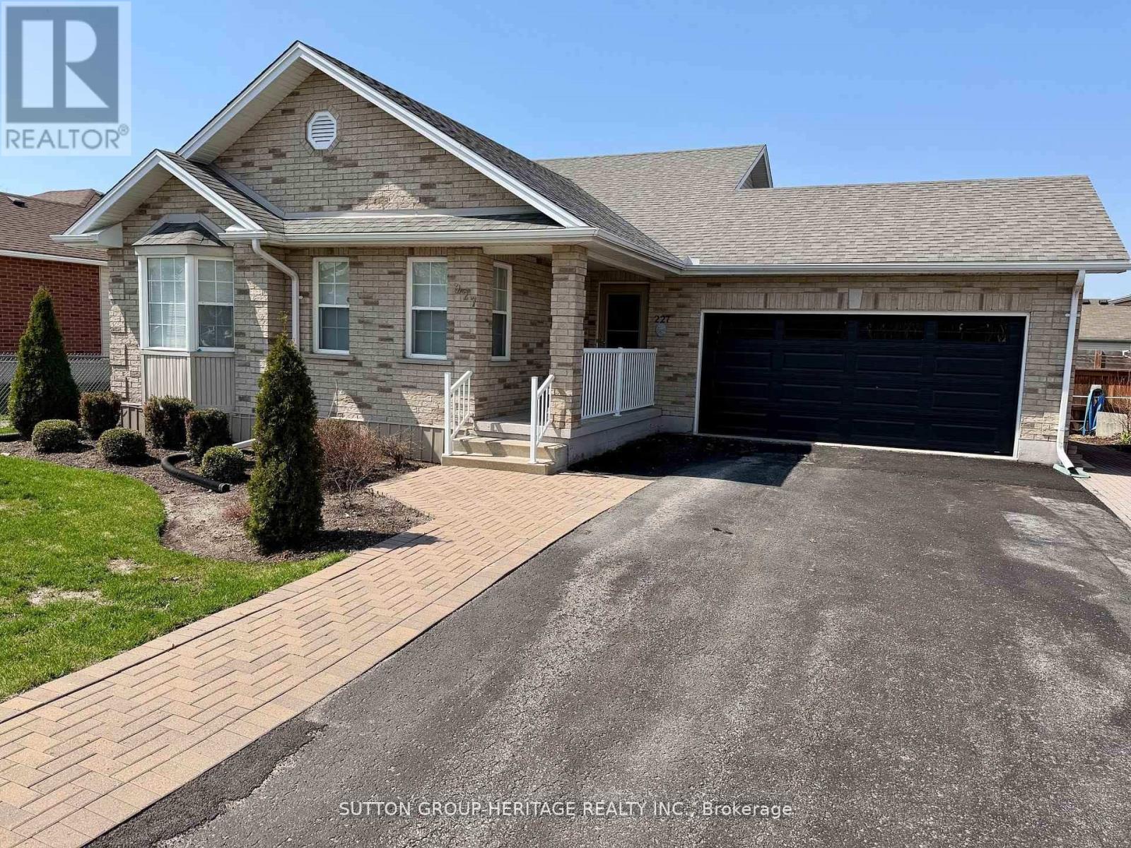 227 Victoria Avenue N, Kawartha Lakes, Ontario  K9V 6C9 - Photo 1 - X13808734