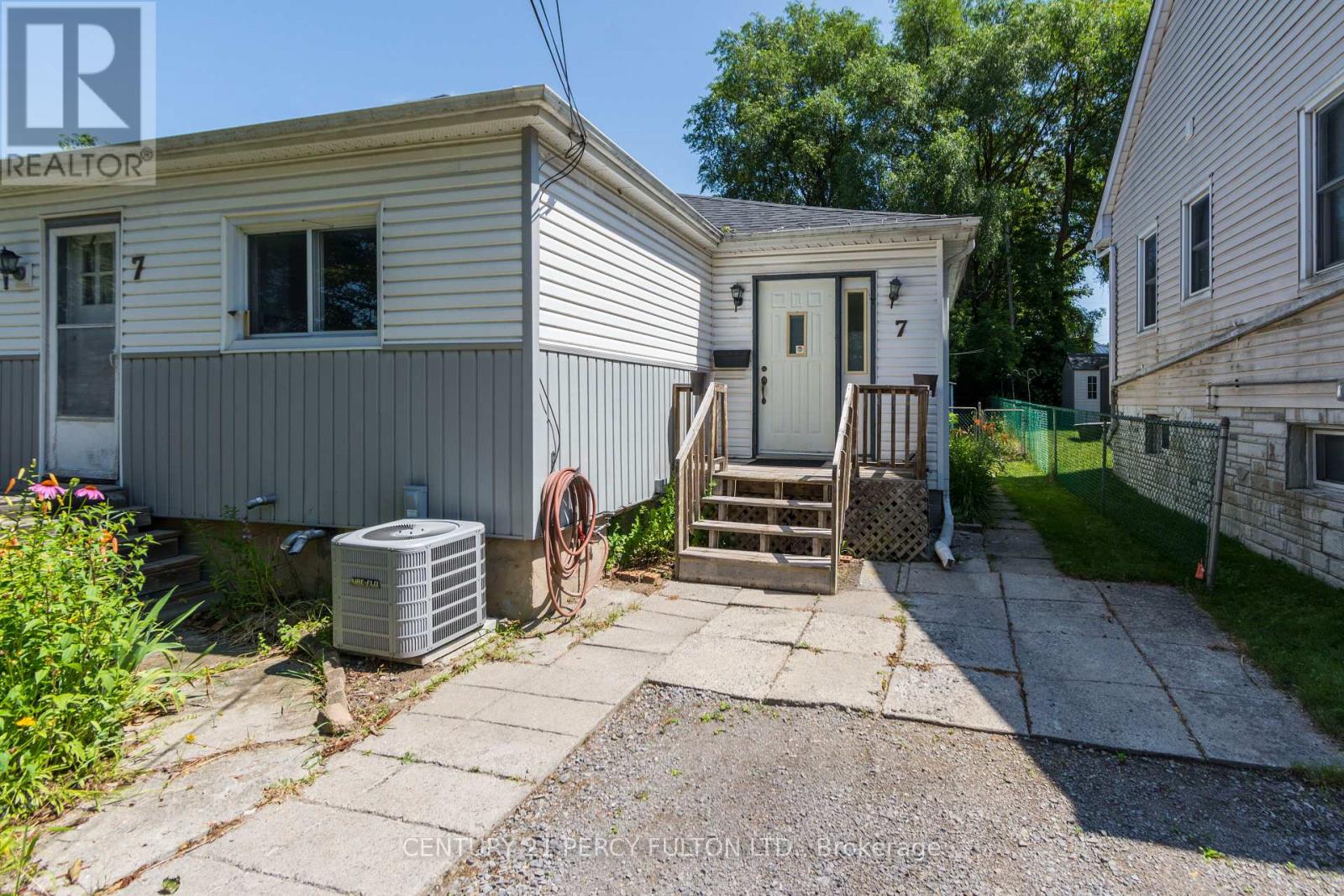 7 Valleyview Crescent, Belleville, Ontario  K8P 3E9 - Photo 3 - X13808870