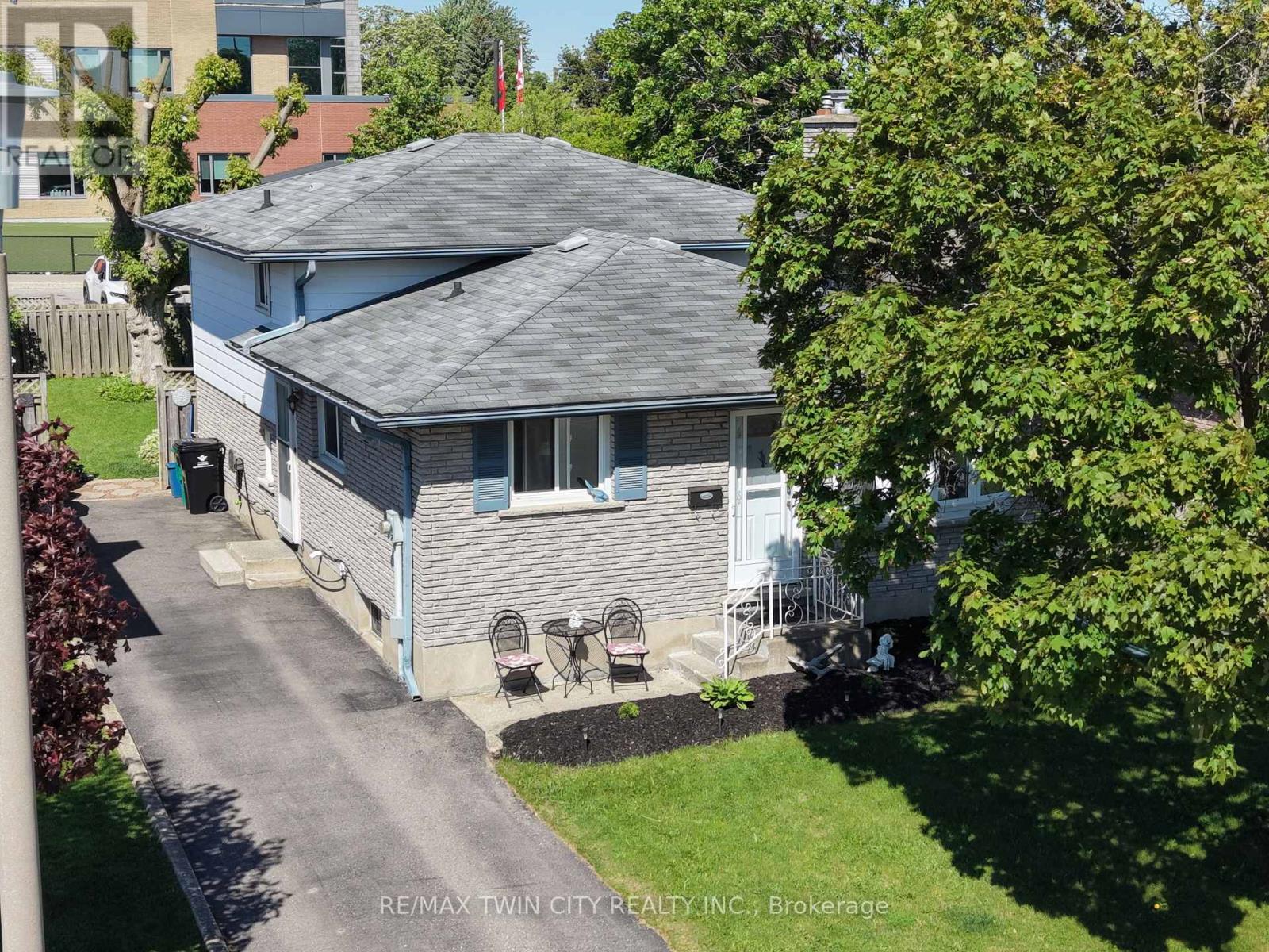59 Bakersfield Drive, Cambridge, Ontario  N1R 6X8 - Photo 3 - X13808972