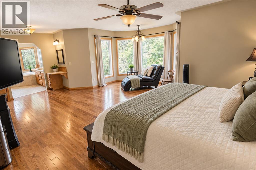 101 Dickenson Crescent photo 26