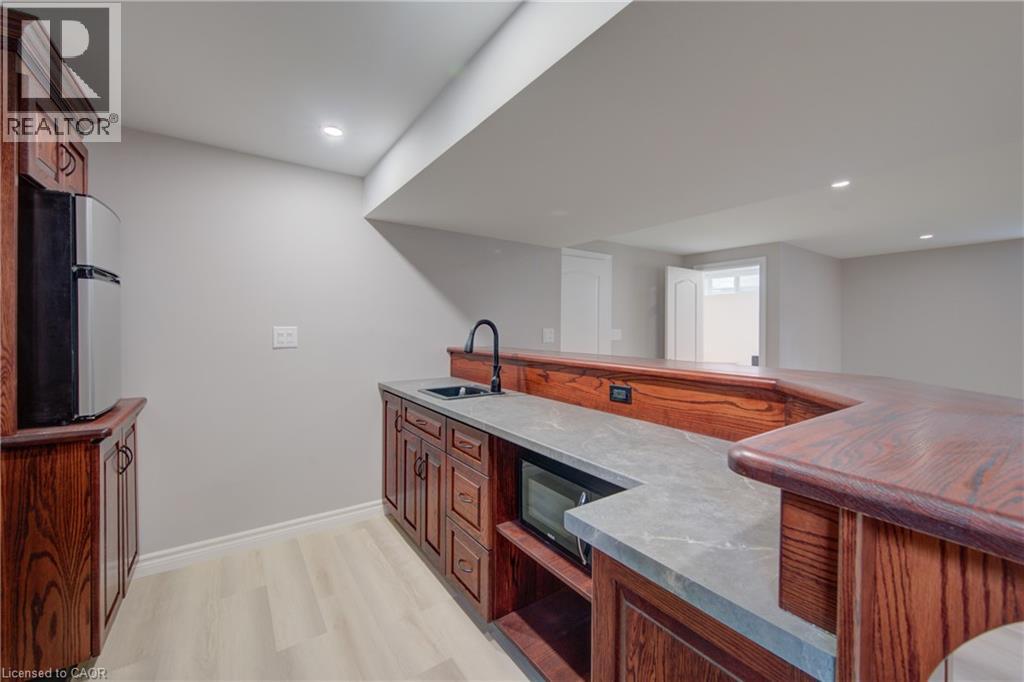 574 Clipper Drive, Waterloo, Ontario  N2K 4B4 - Photo 35 - 40860023