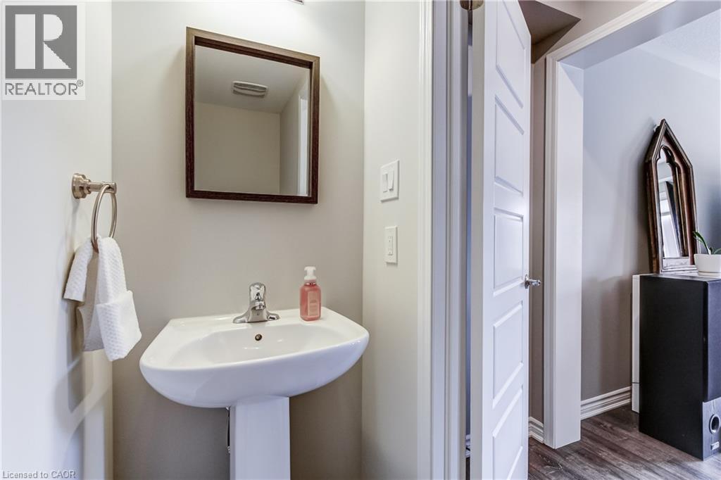 230 Avonsyde Boulevard Unit# 3, Waterdown, Ontario  L8B 1T9 - Photo 15 - 40861541