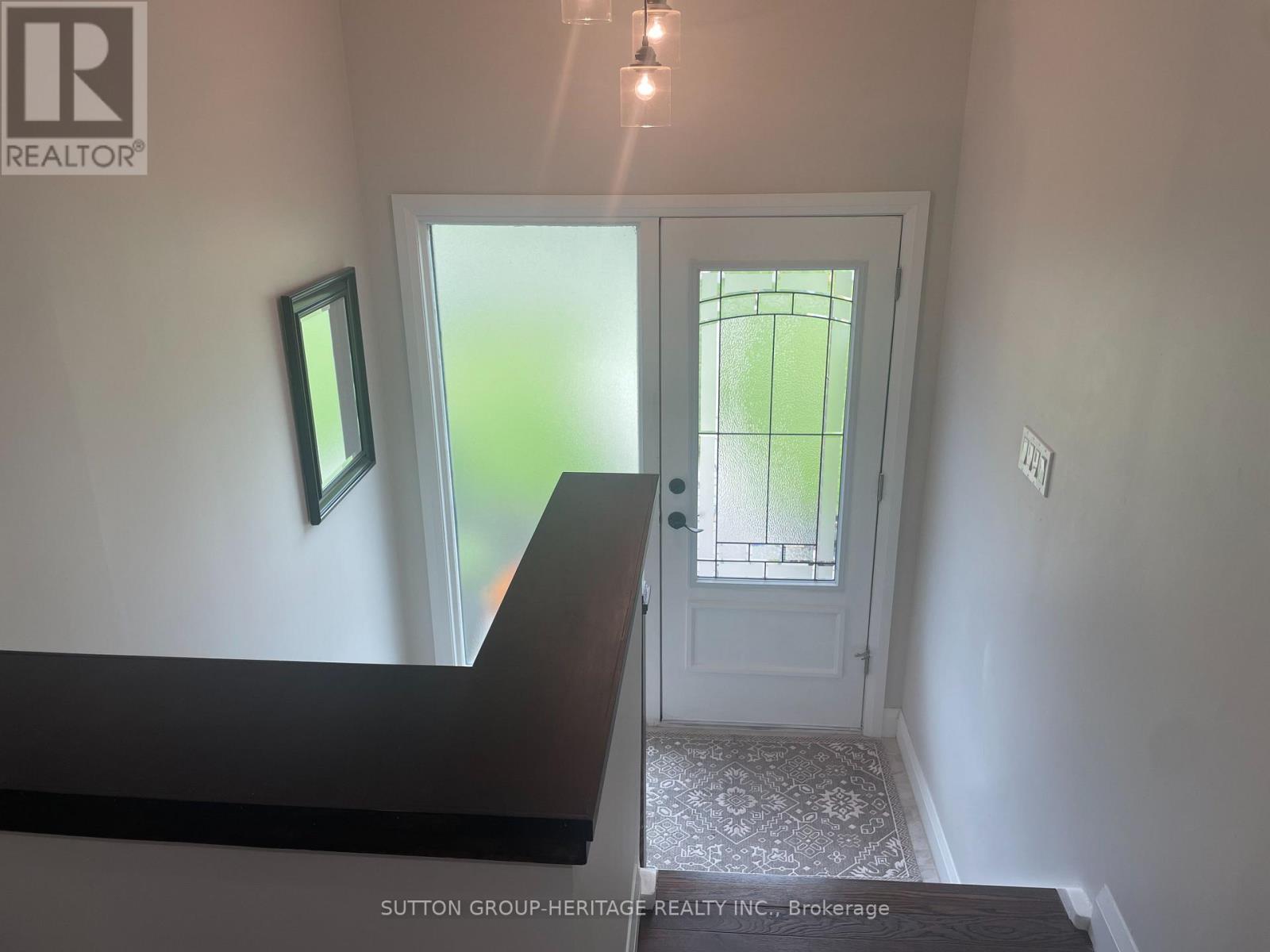 160 Laurel Court, Oshawa, Ontario  L1G 6M5 - Photo 3 - E13781786
