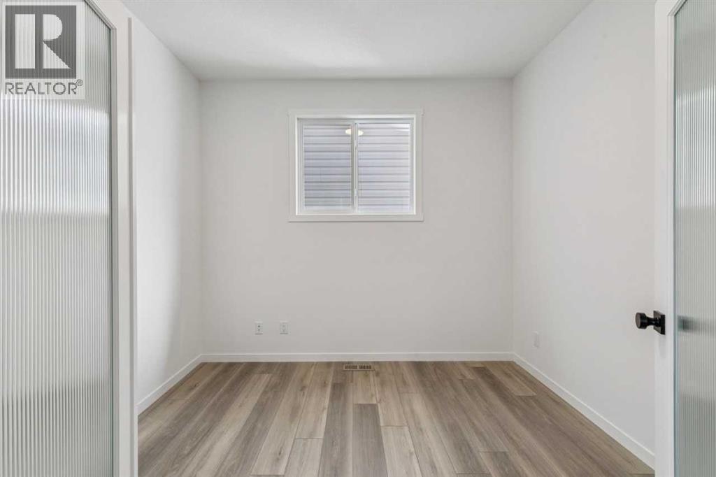 85 Walgrove Bay SE photo 23