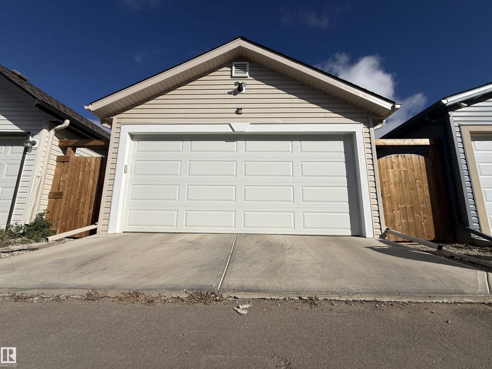 6283 176 AV NW
