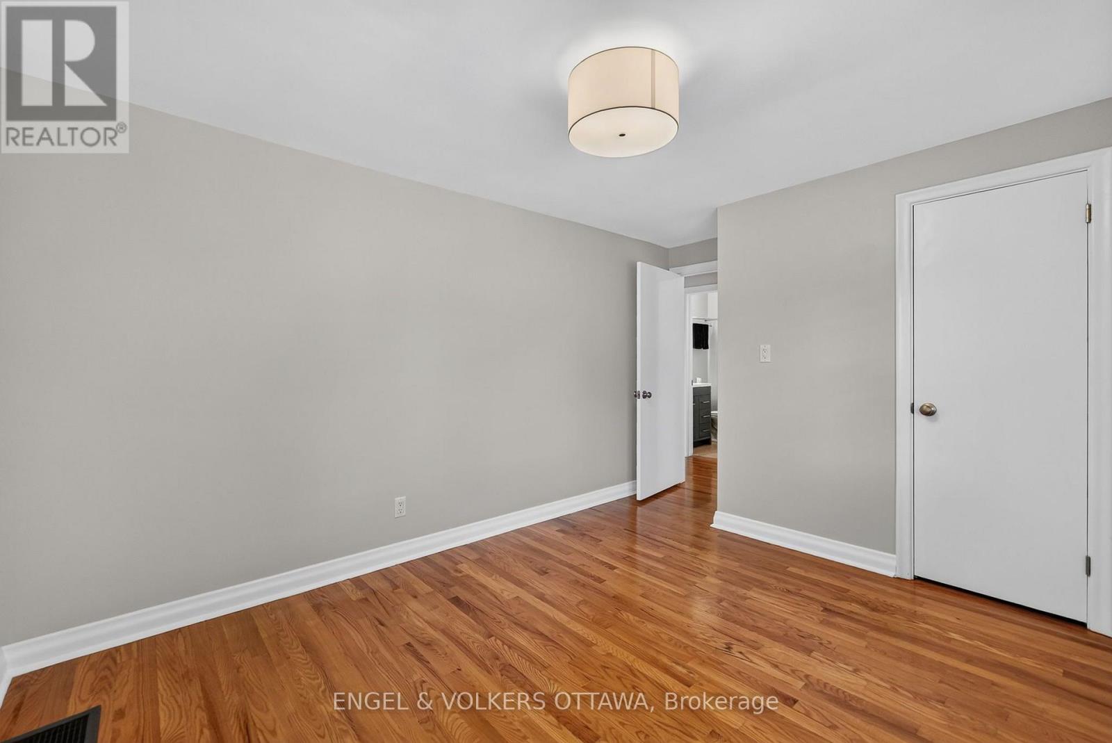 916 Iroquois Road, Ottawa, Ontario  K2A 3N5 - Photo 27 - X13809190