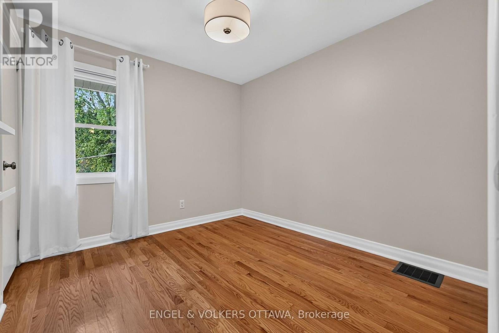 916 Iroquois Road, Ottawa, Ontario  K2A 3N5 - Photo 28 - X13809190