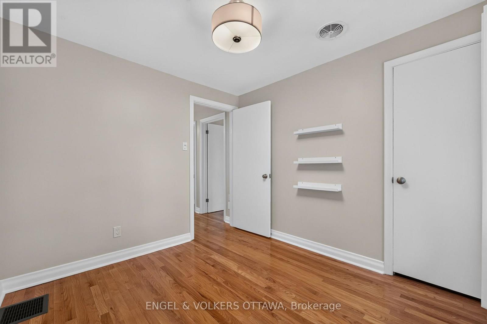 916 Iroquois Road, Ottawa, Ontario  K2A 3N5 - Photo 29 - X13809190