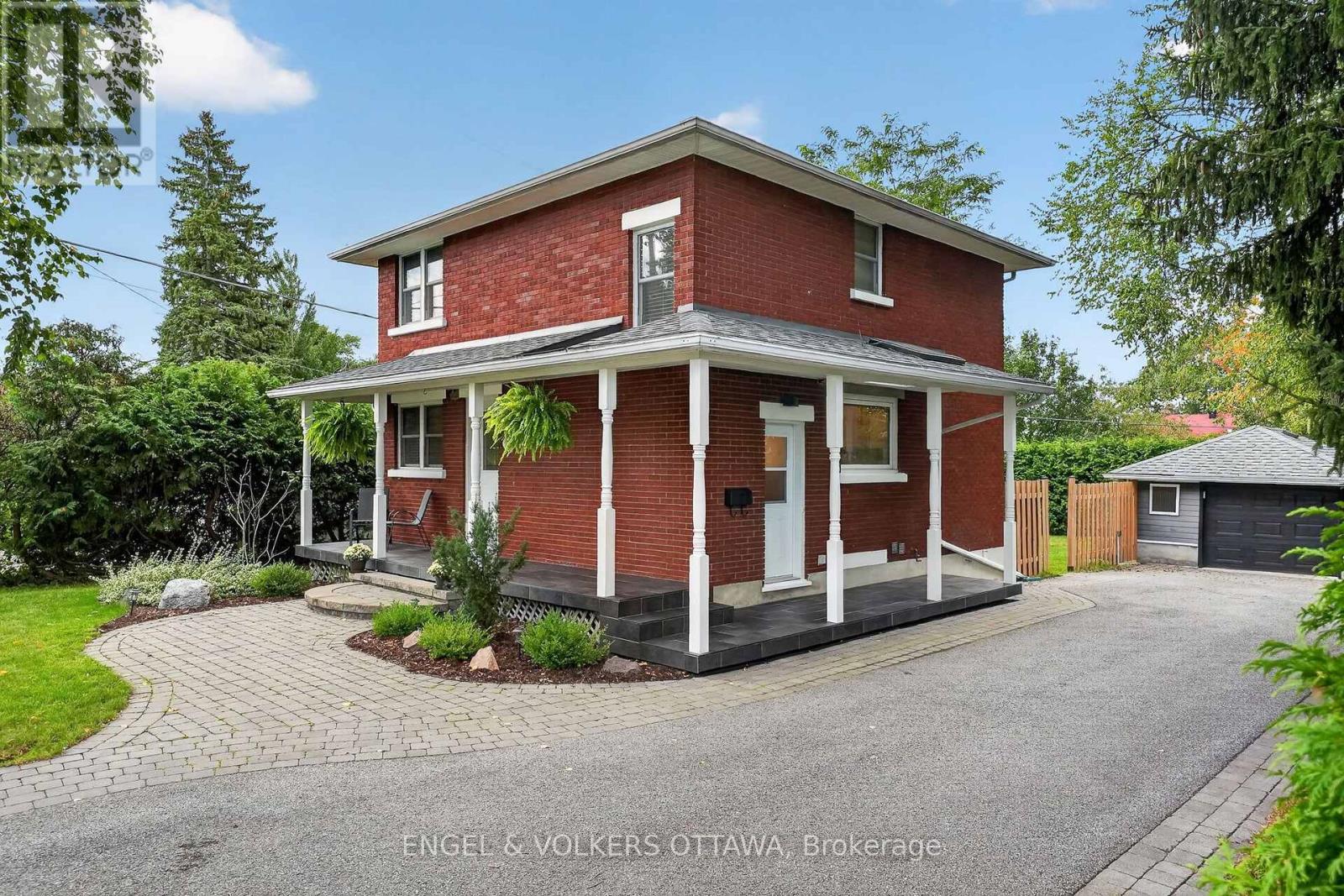 916 Iroquois Road, Ottawa, Ontario  K2A 3N5 - Photo 3 - X13809190