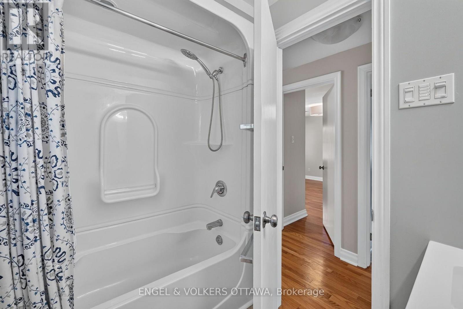 916 Iroquois Road, Ottawa, Ontario  K2A 3N5 - Photo 31 - X13809190