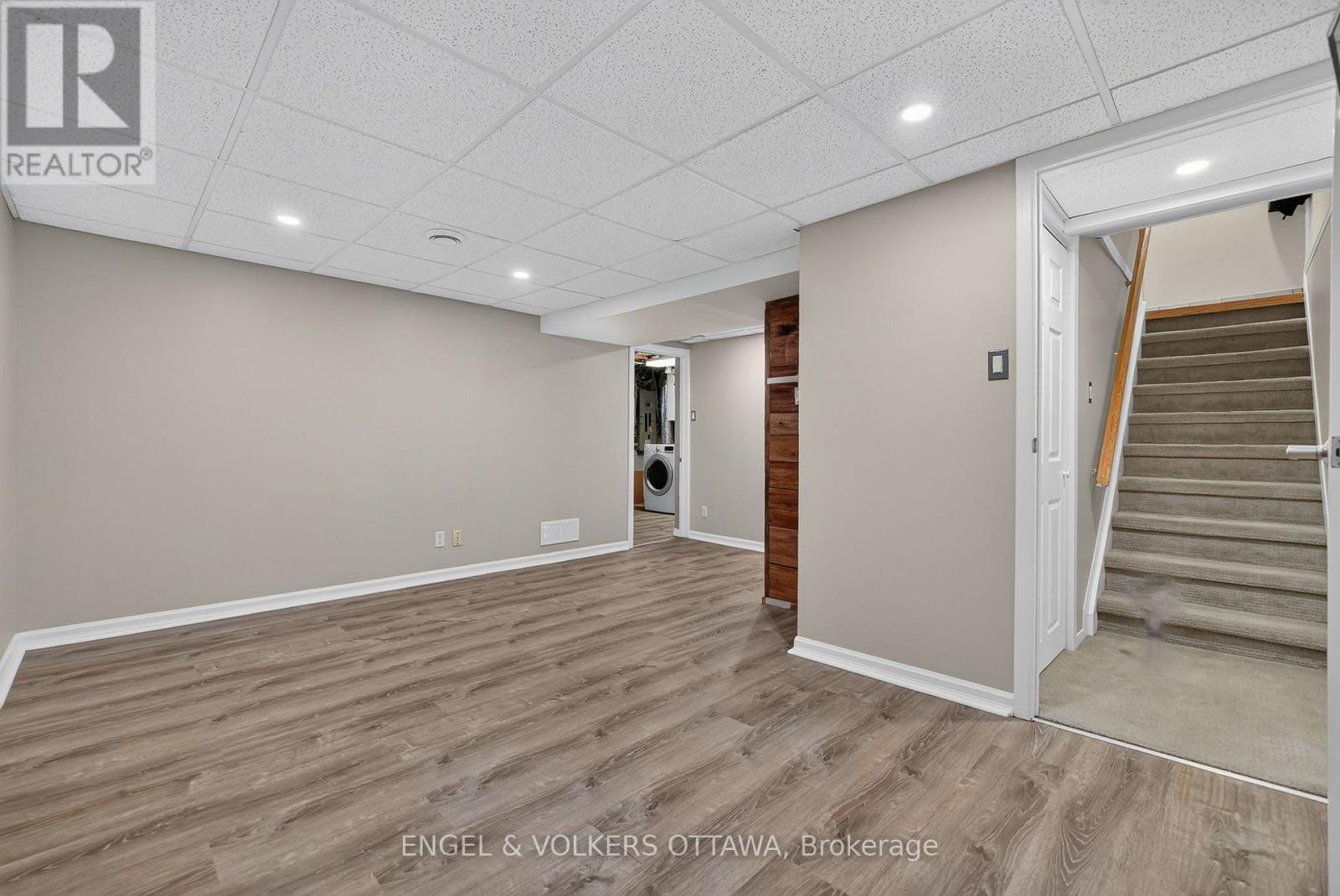 916 Iroquois Road, Ottawa, Ontario  K2A 3N5 - Photo 32 - X13809190