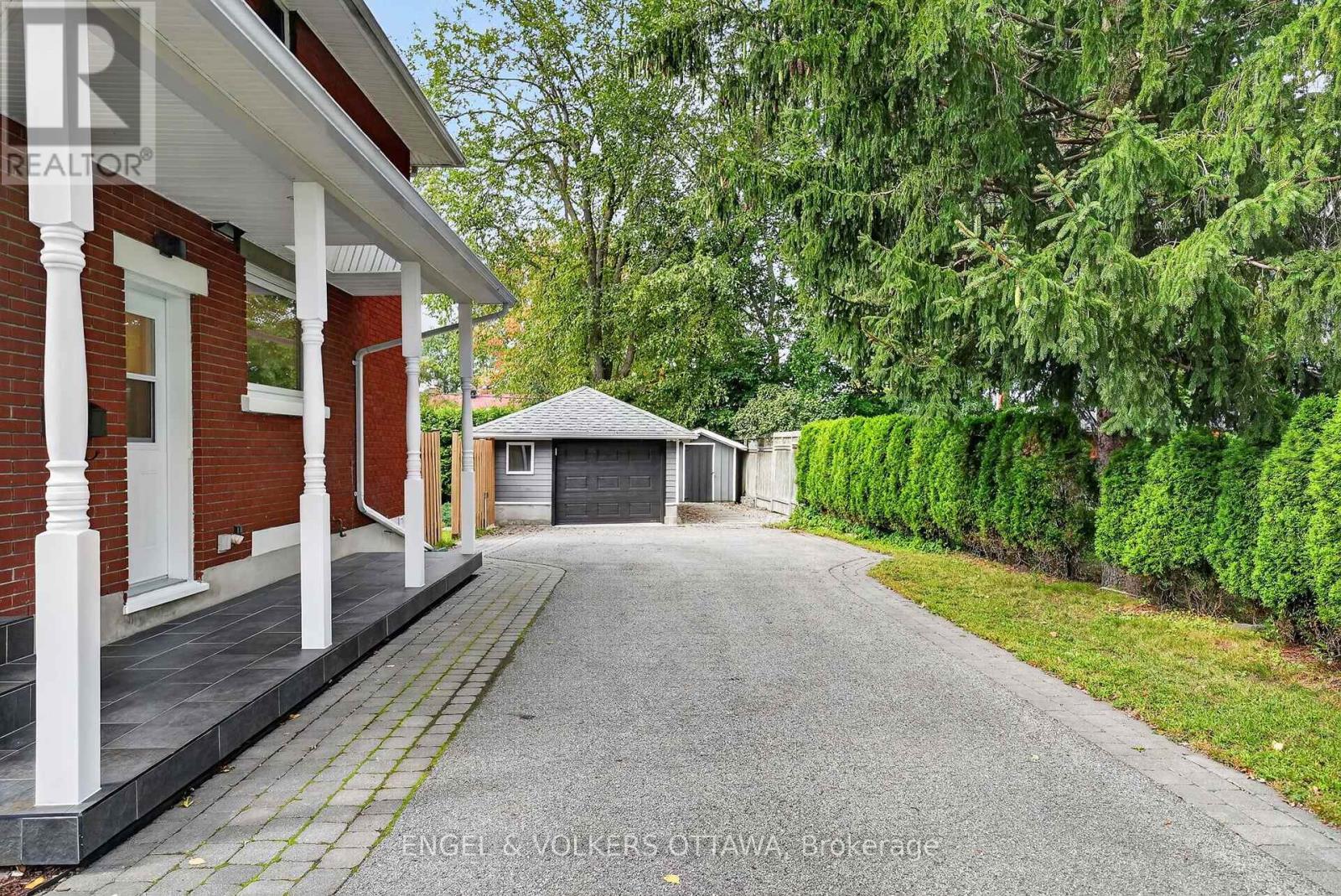 916 Iroquois Road, Ottawa, Ontario  K2A 3N5 - Photo 38 - X13809190