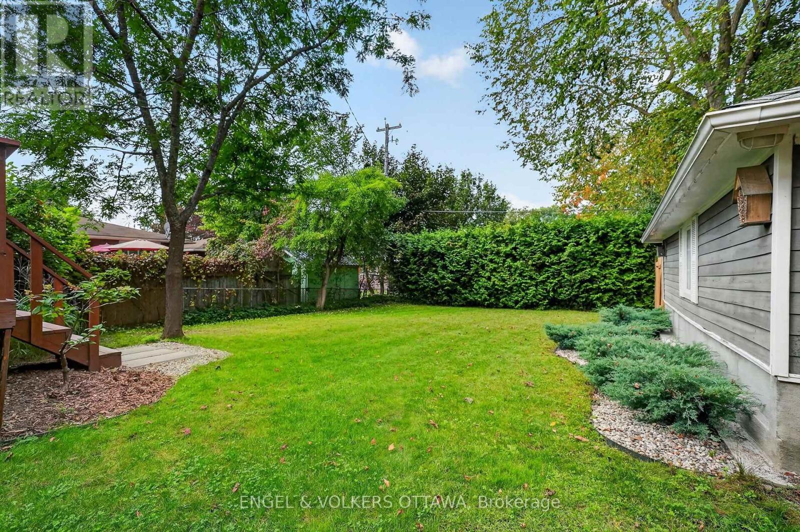 916 Iroquois Road, Ottawa, Ontario  K2A 3N5 - Photo 5 - X13809190