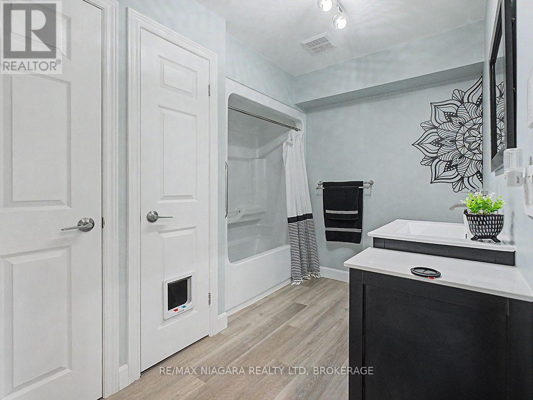 319 Elgin Street, Port Colborne (Sugarloaf), Ontario L3K 6A2 - Photo 22 - X13809166