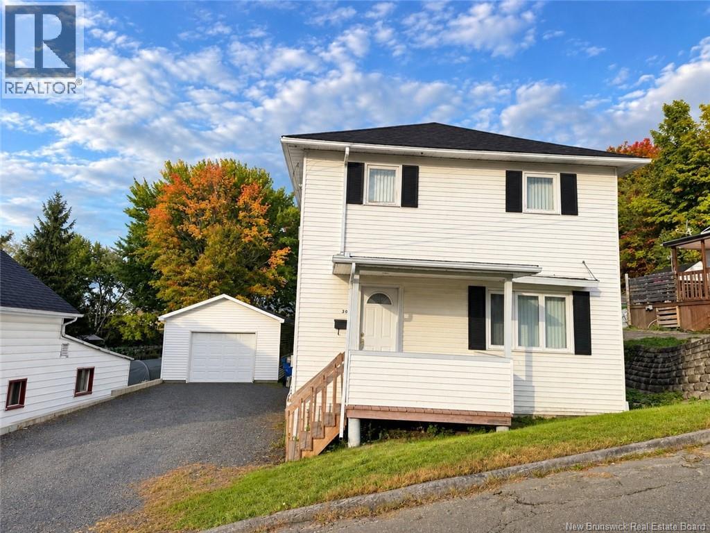 30 Picard Avenue, Edmundston, New Brunswick  E3V 1M9 - Photo 2 - NB148223