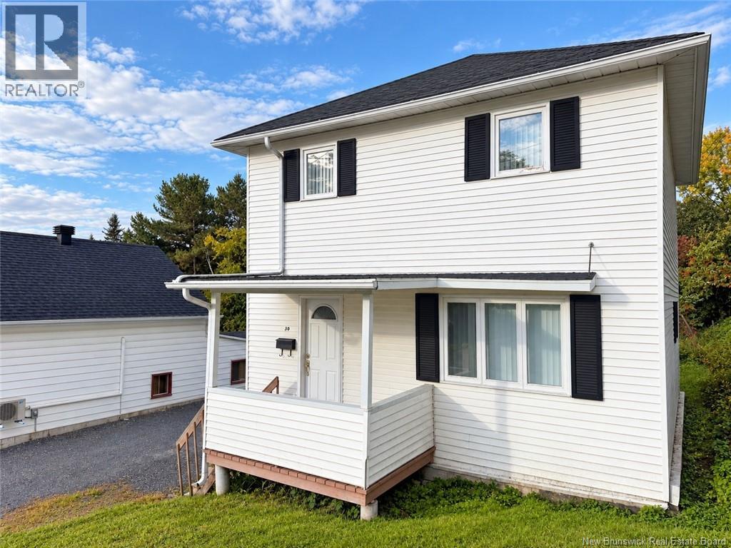 30 Picard Avenue, Edmundston, New Brunswick  E3V 1M9 - Photo 3 - NB148223