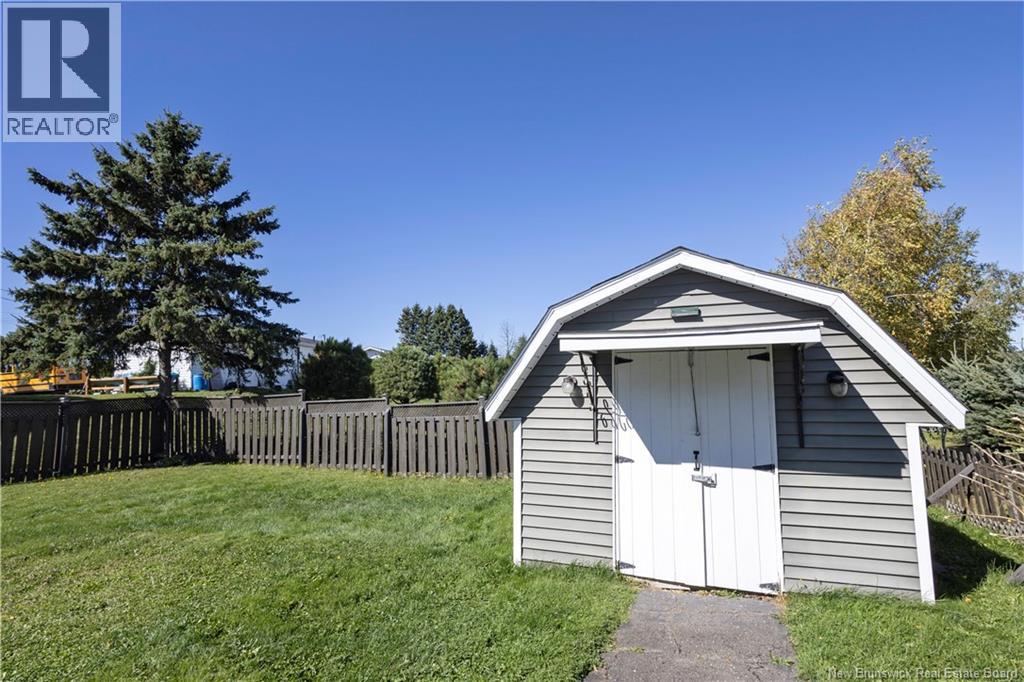 592 First Avenue, Grand-Sault/grand Falls, New Brunswick  E3Z 1B3 - Photo 13 - NB148074
