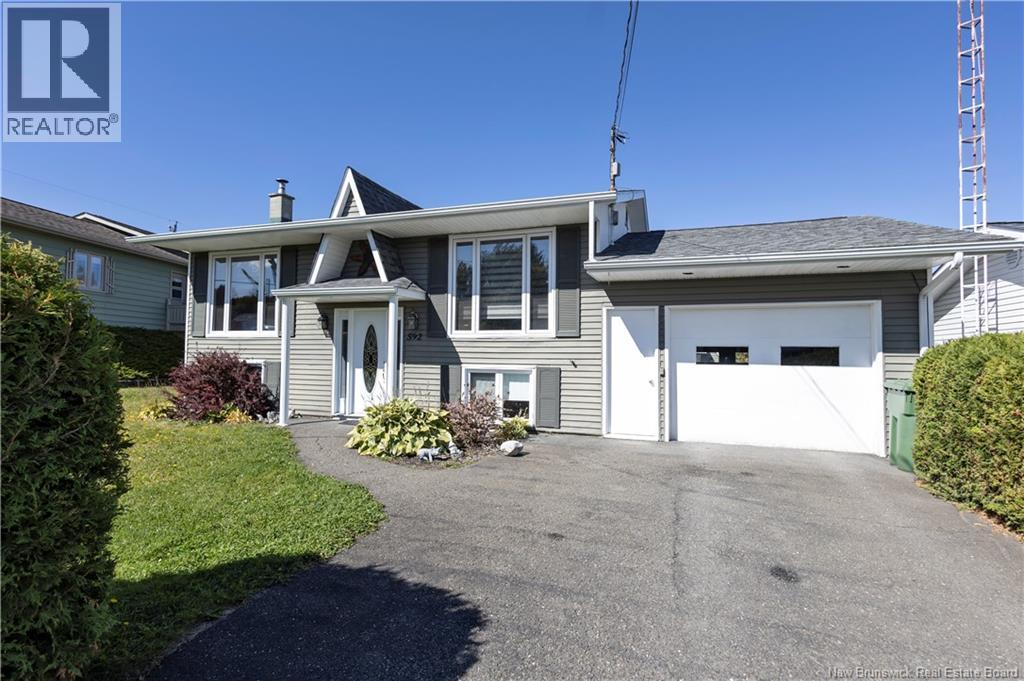 592 First Avenue, Grand-Sault/grand Falls, New Brunswick  E3Z 1B3 - Photo 2 - NB148074