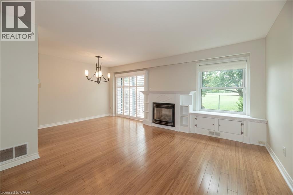 1066 RUNNYMEAD Crescent Oakville Ontario Canada L6M1C4 4