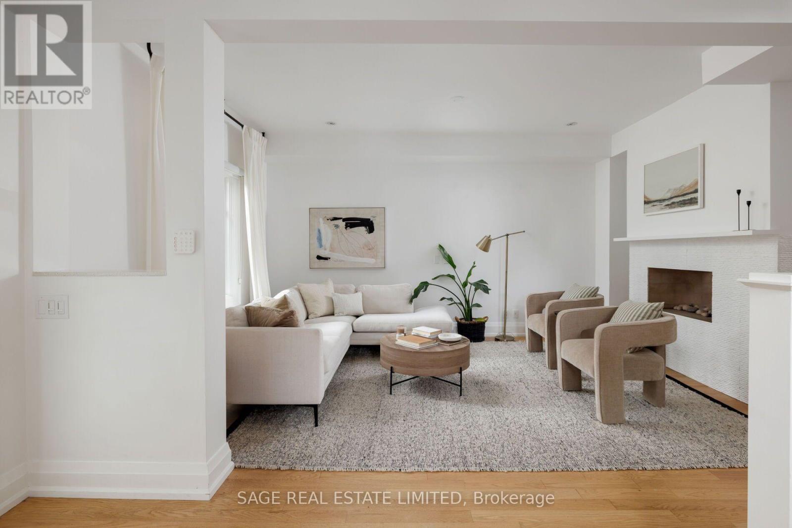 32 Edgewood Crescent, Toronto, Ontario  M4W 3A9 - Photo 5 - C13809074