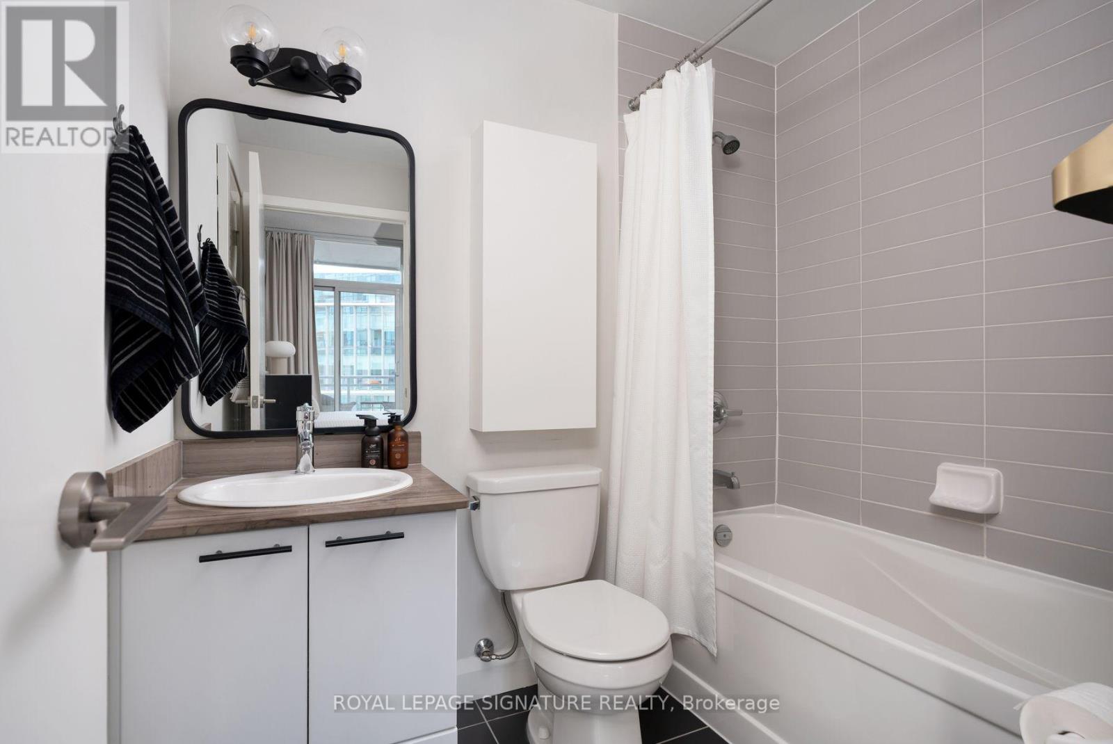 804 - 15 Bruyeres Mews, Toronto, Ontario  M5V 0A7 - Photo 16 - C13809112