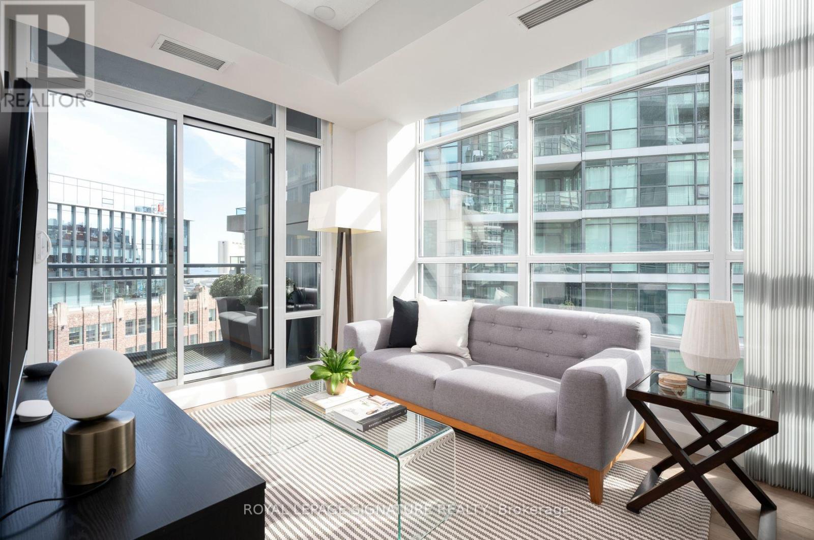 804 - 15 Bruyeres Mews, Toronto, Ontario  M5V 0A7 - Photo 5 - C13809112