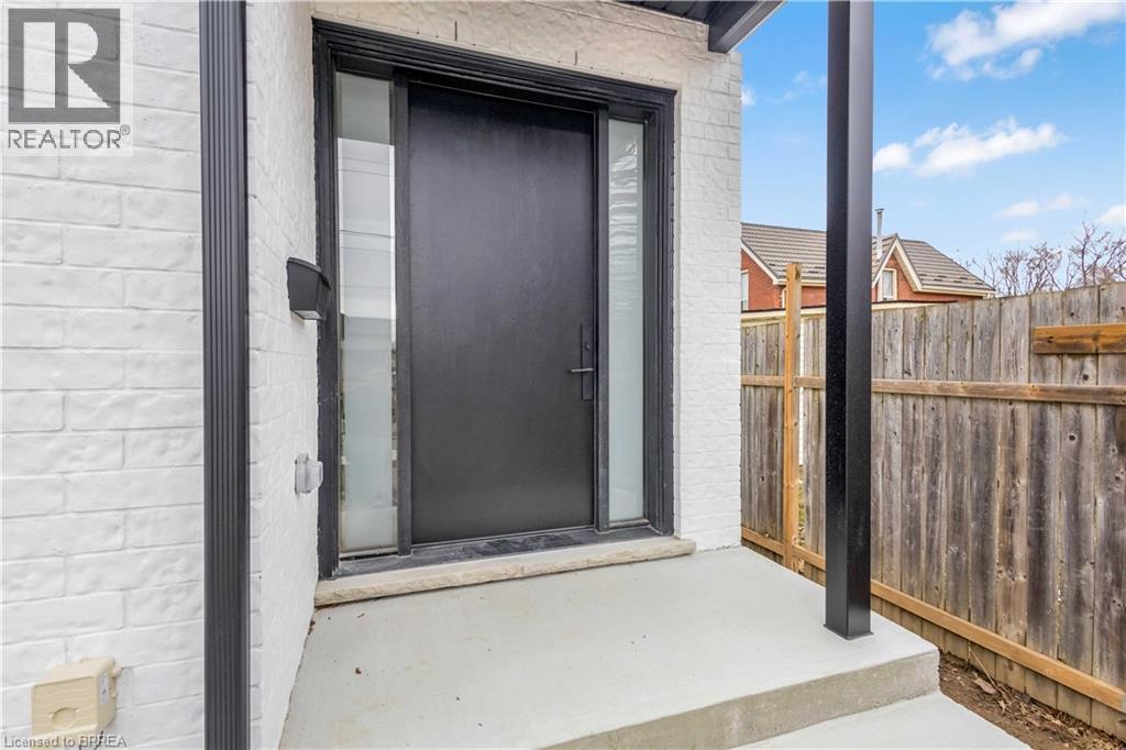 109 Winniett Street, Brantford, Ontario  N3T 1N1 - Photo 3 - 40860519