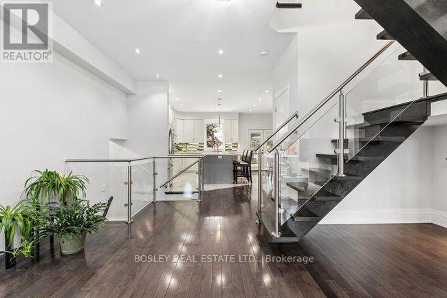 66 Durant Avenue, Toronto, Ontario  M4J 4W2 - Photo 7 - E13809056
