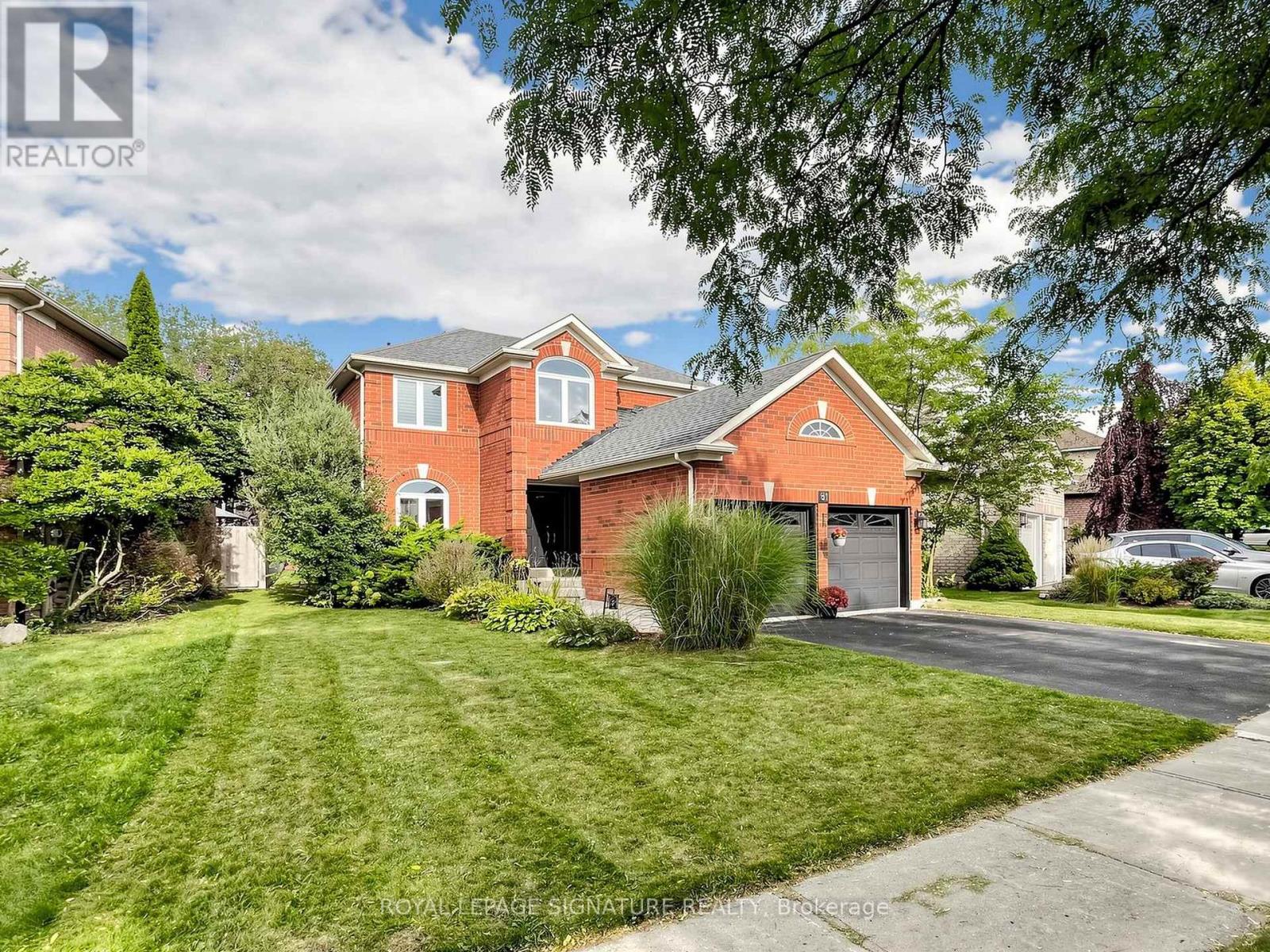 81 Pinnacle Trail, Aurora, Ontario  L4G 7G6 - Photo 2 - N13809054