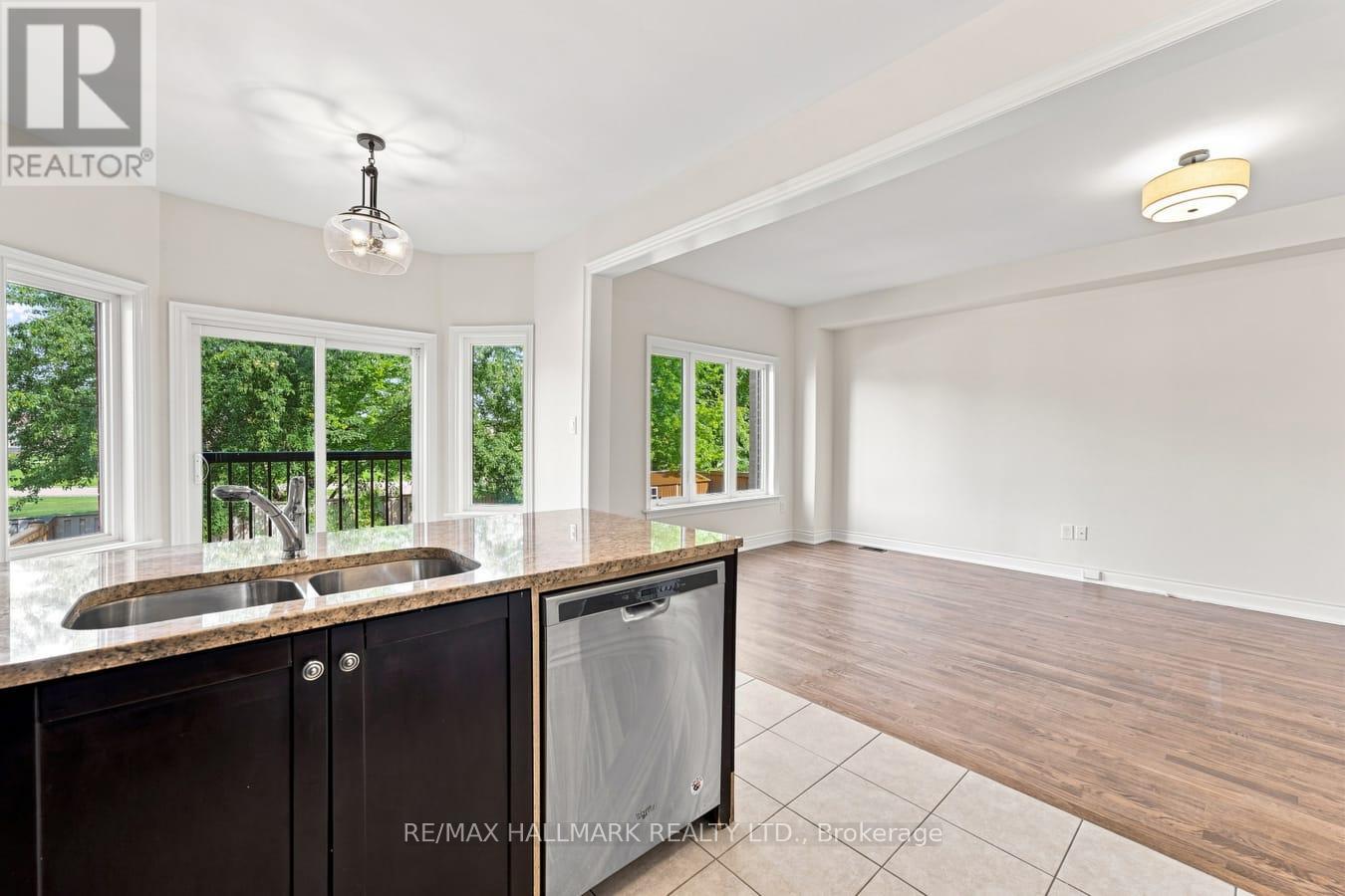 310 Miller Park Avenue, Bradford West Gwillimbury (Bradford), Ontario  L3Z 0X8 - Photo 15 - N13809140