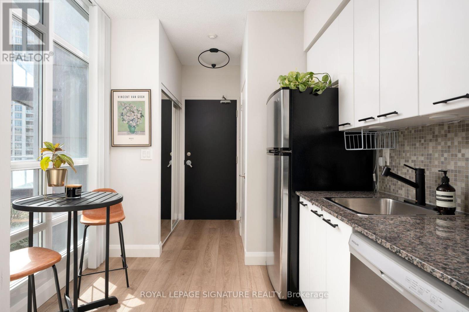 804 - 15 Bruyeres Mews, Toronto, Ontario  M5V 0A7 - Photo 20 - C13809112