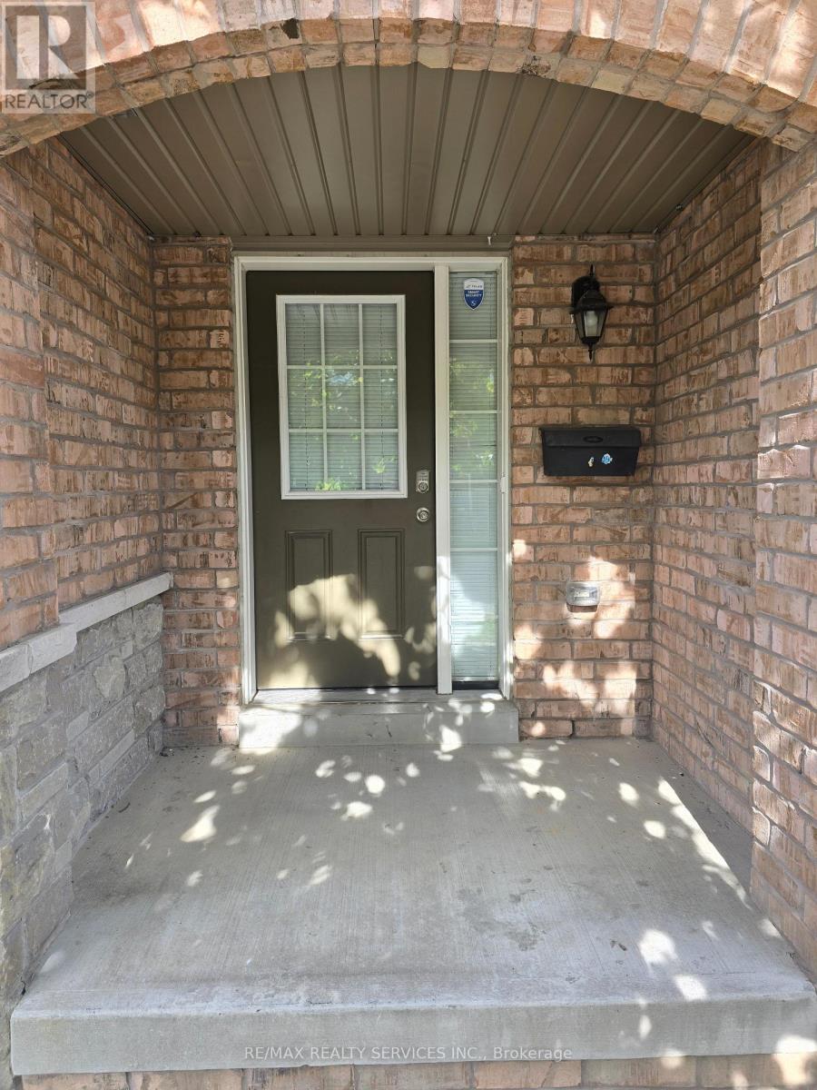 12 - 12 Utopia Way N, Brampton, Ontario  L6P 4A6 - Photo 5 - W13806140